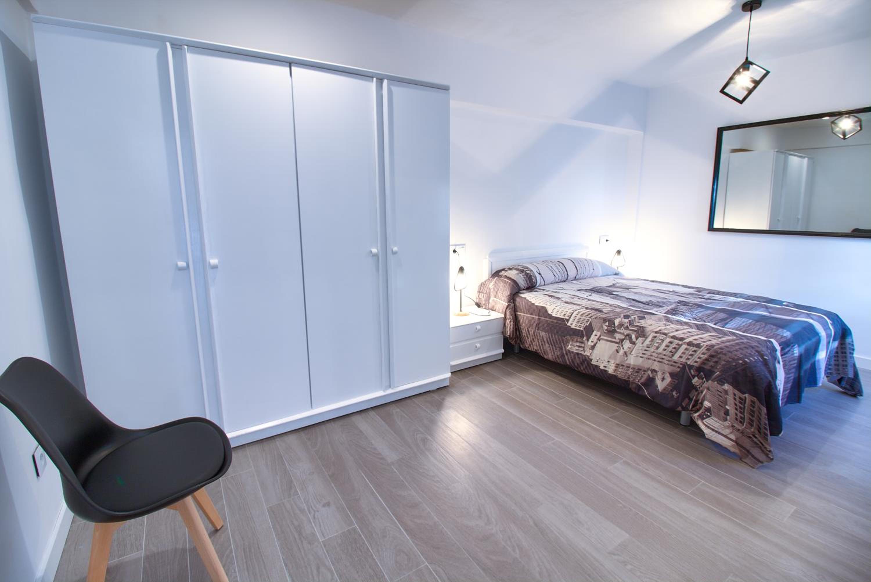 Three-Bedroom Apartment - Photo 31