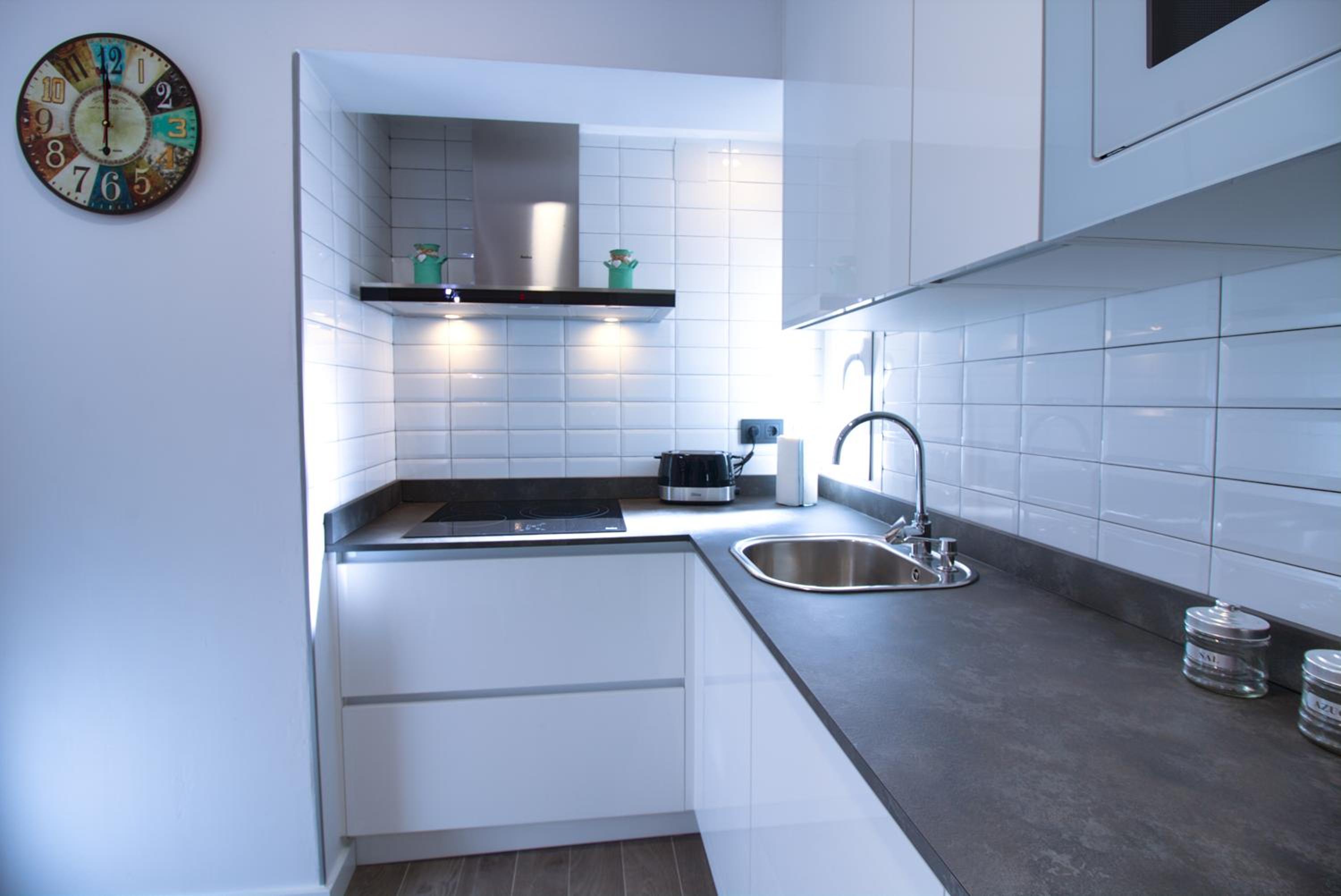 Three-Bedroom Apartment - Photo 5