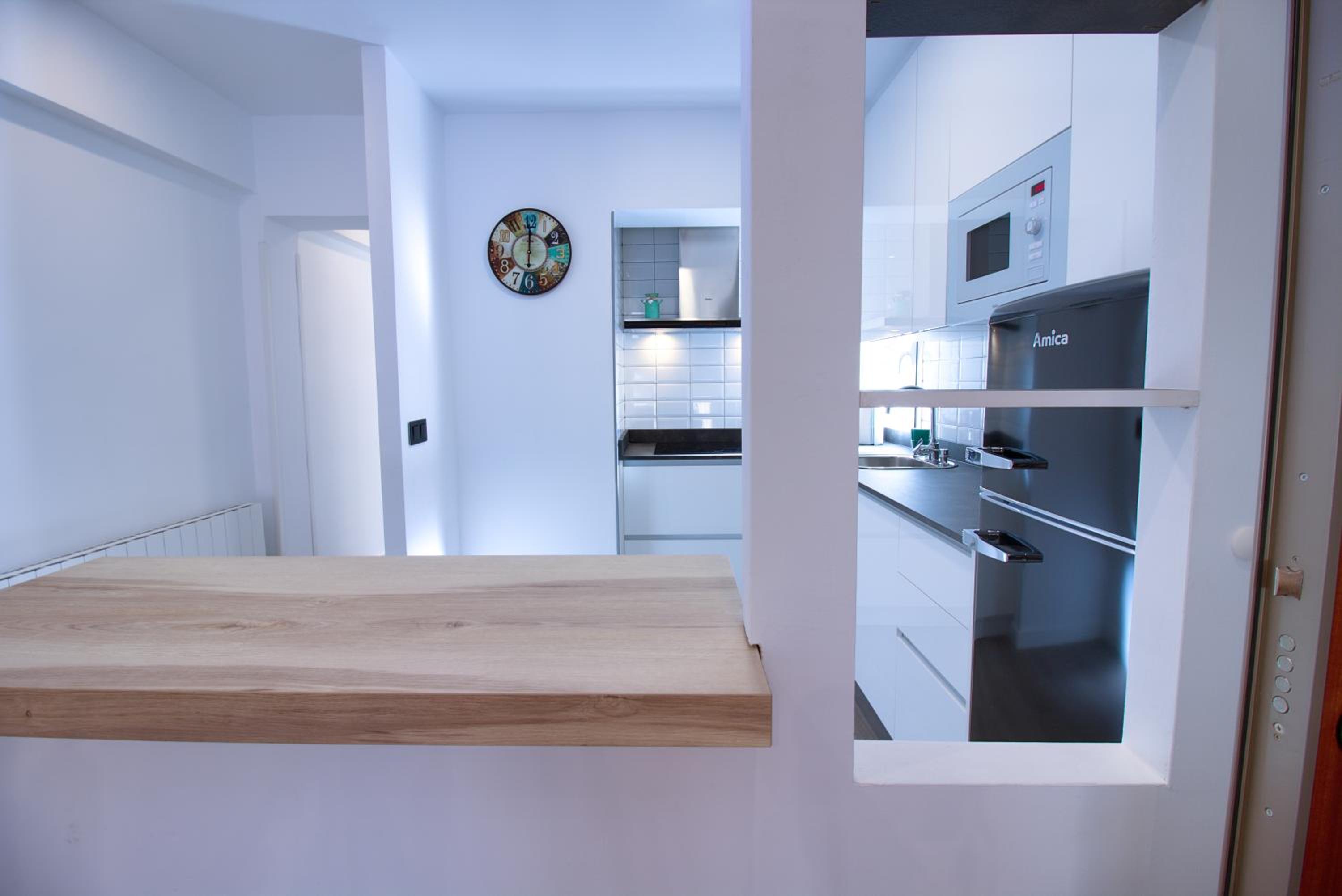 Three-Bedroom Apartment - Photo 8