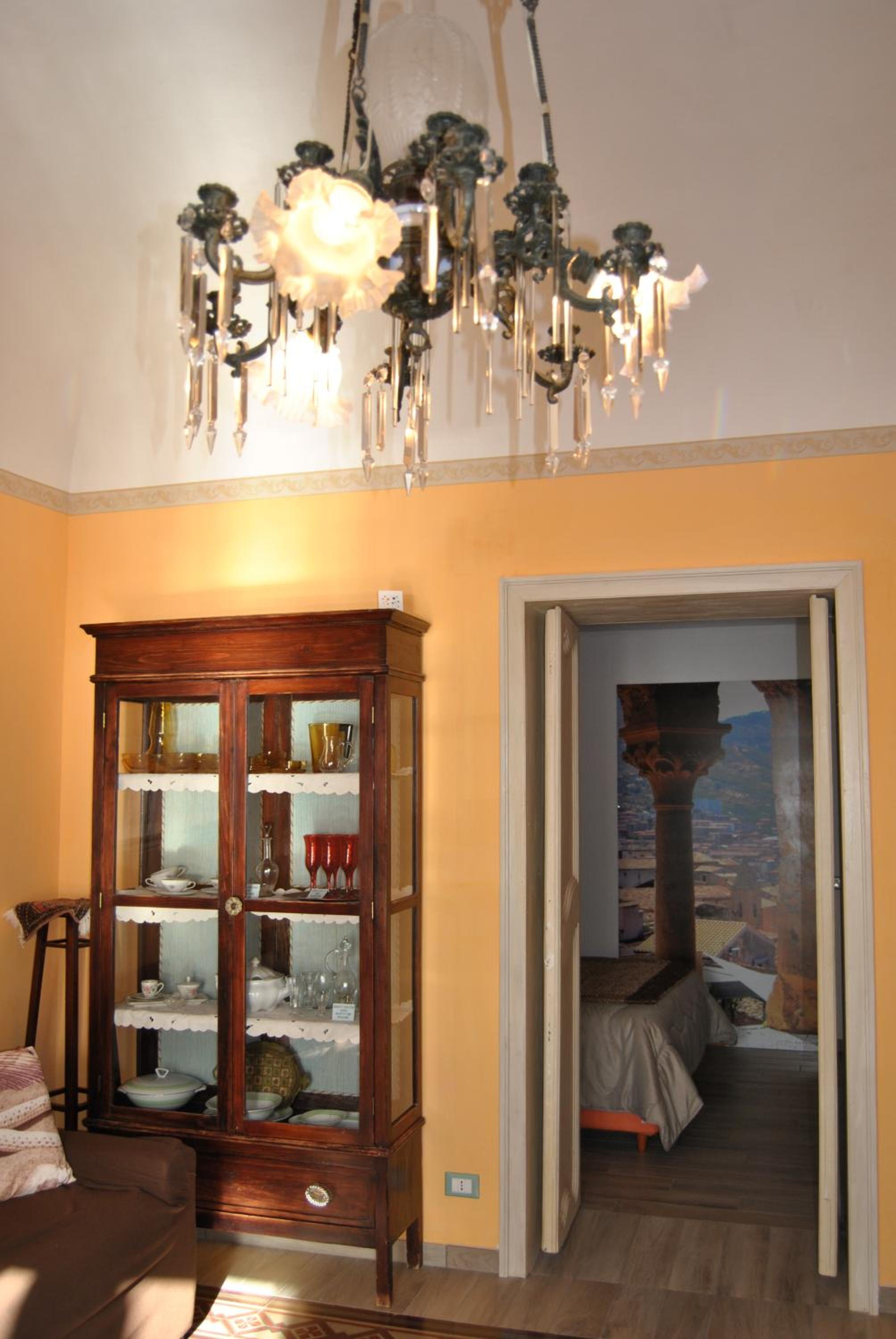 One-Bedroom Apartment with Balcony and Sea View - Photo 11