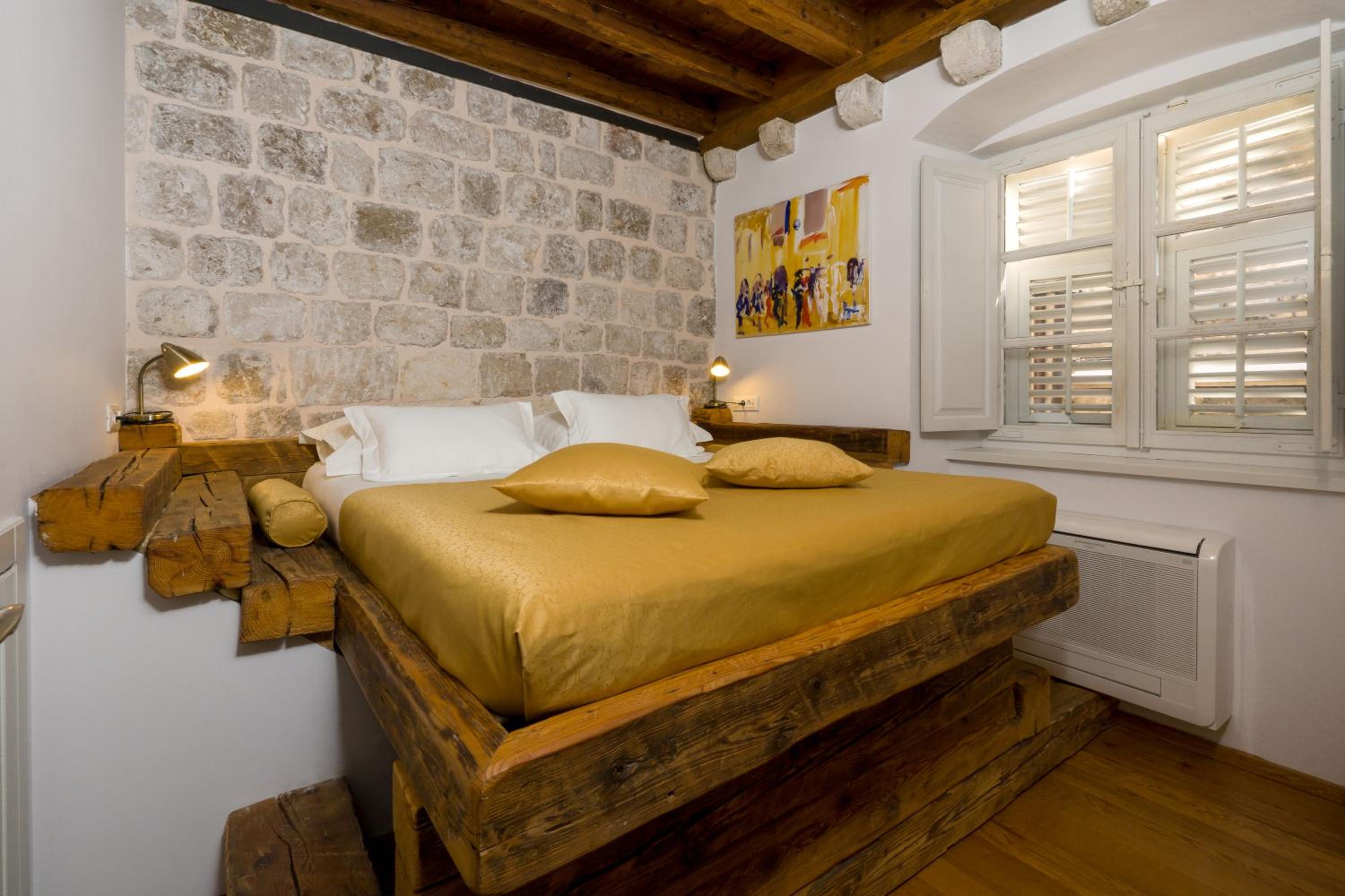One-Bedroom Apartment (4 Adults)