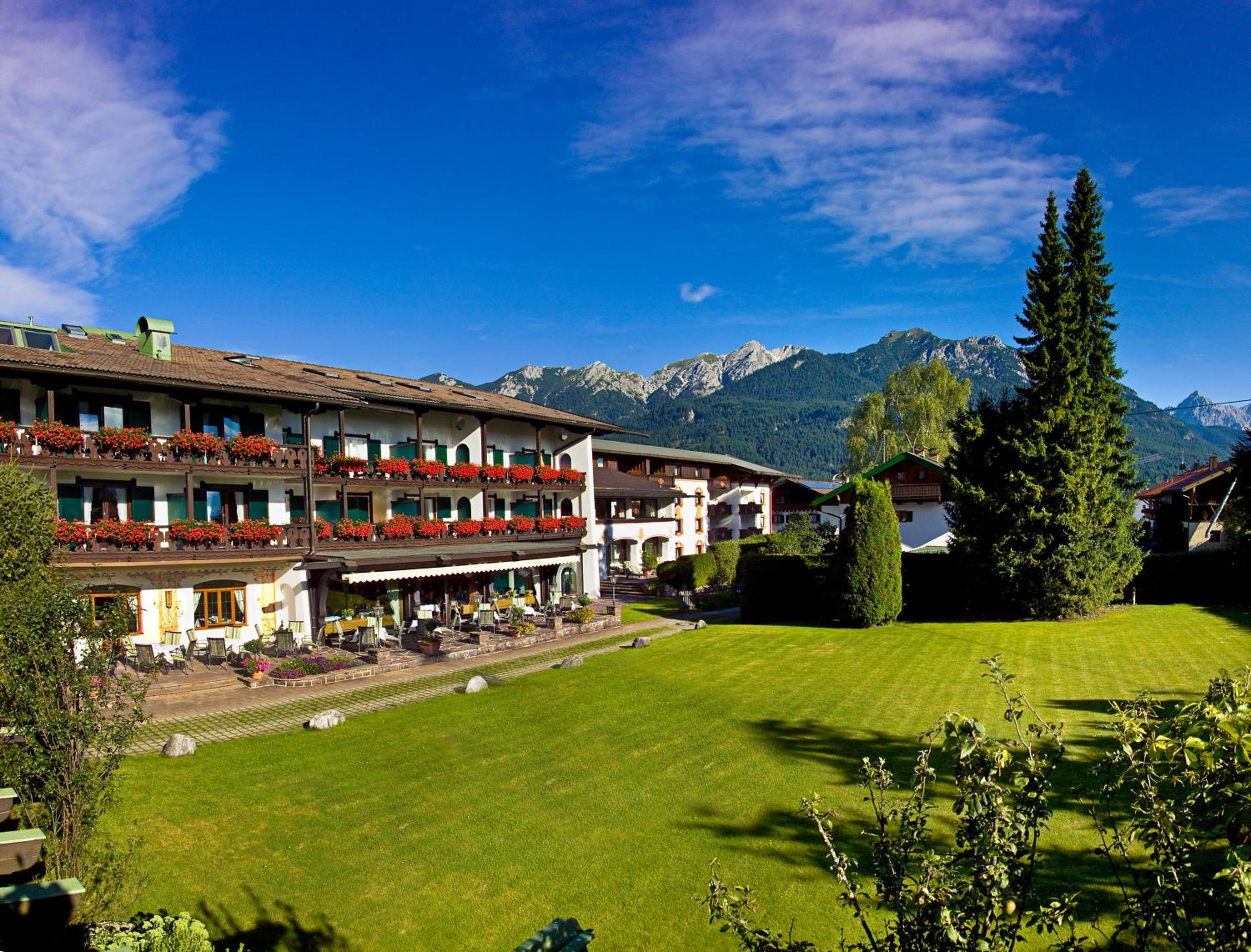 Double Room with Balcony - Photo 3