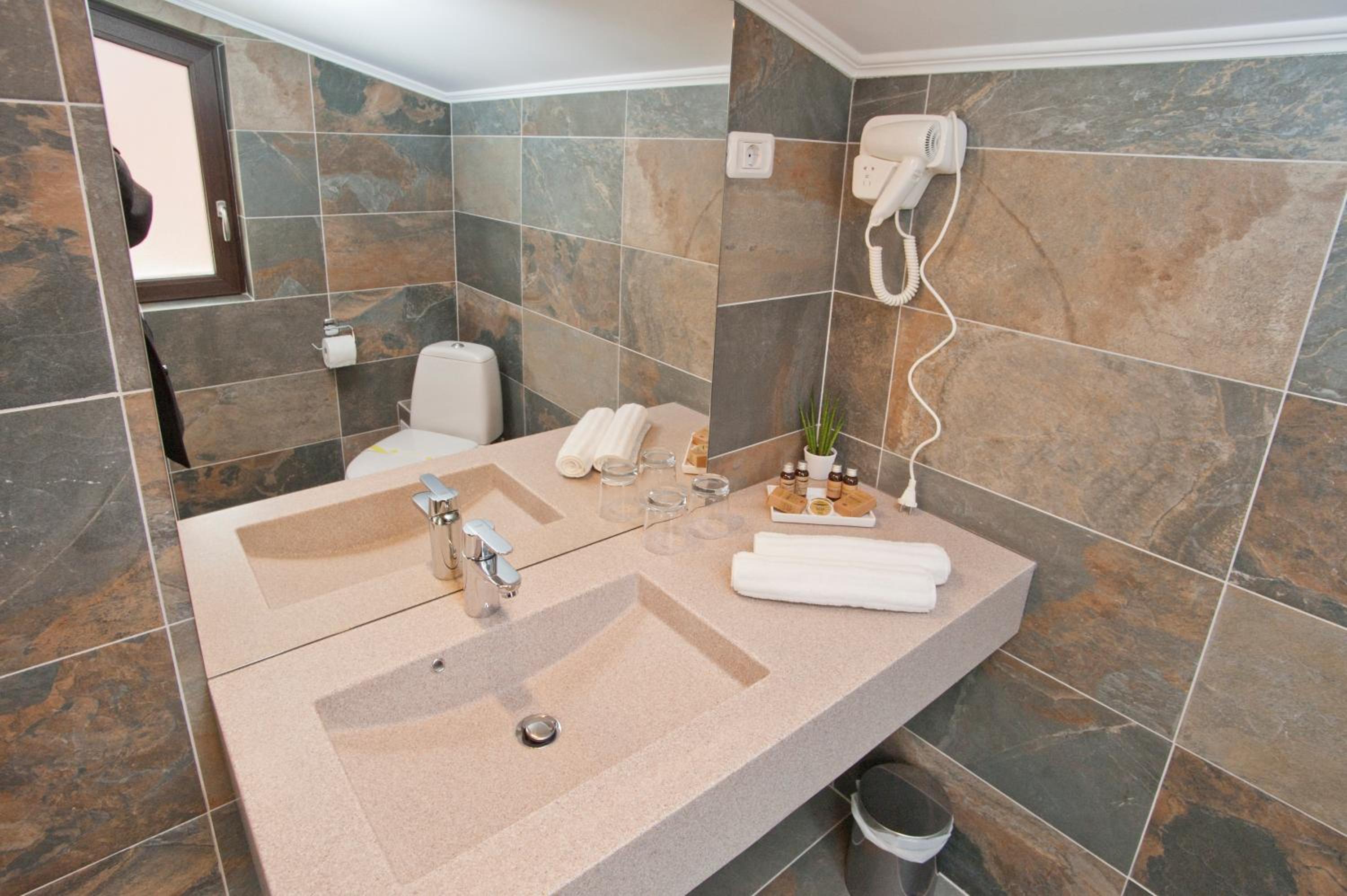 Double Room with Balcony photo 3
