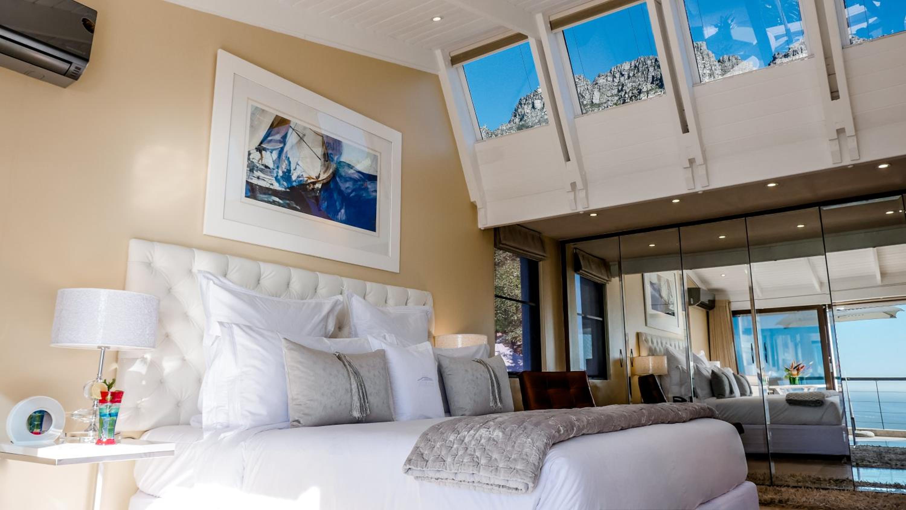 Deluxe Junior Suite with Terrace, Sea View and Mountain View (Master Bedroom) - Photo 3
