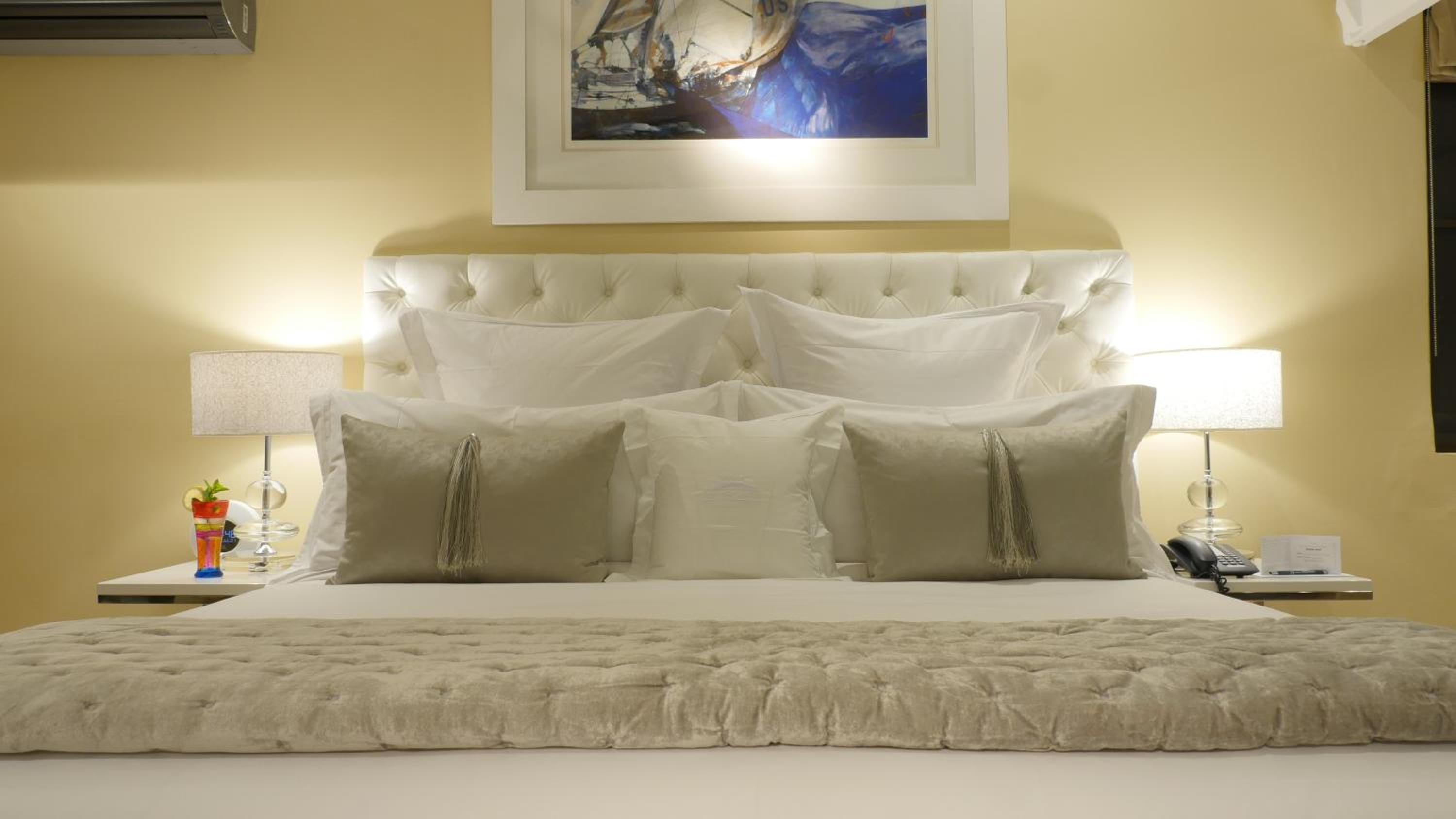 Deluxe Junior Suite with Terrace, Sea View and Mountain View (Master Bedroom) - Photo 10