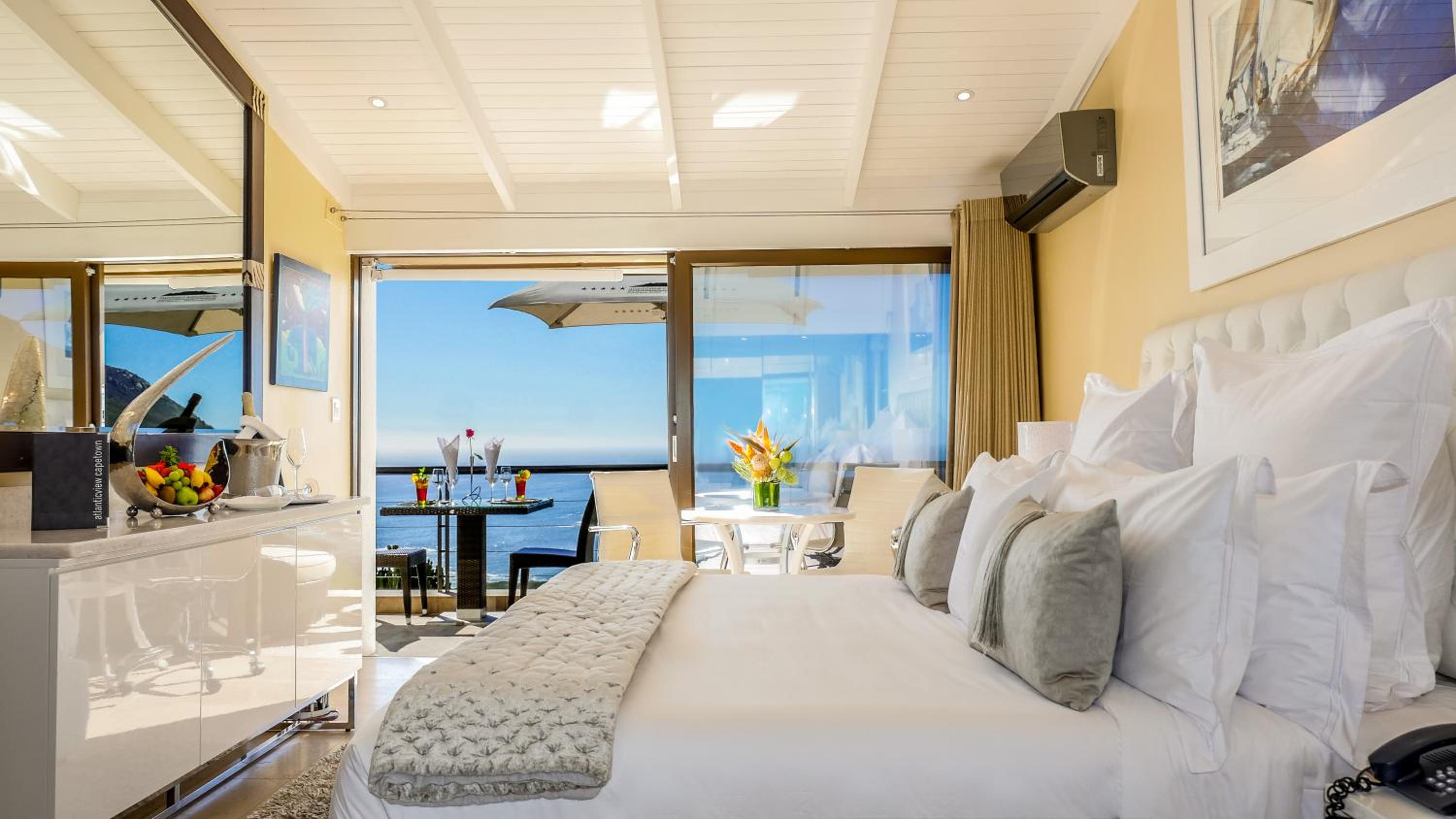Deluxe Junior Suite with Terrace, Sea View and Mountain View (Master Bedroom) - Photo 1