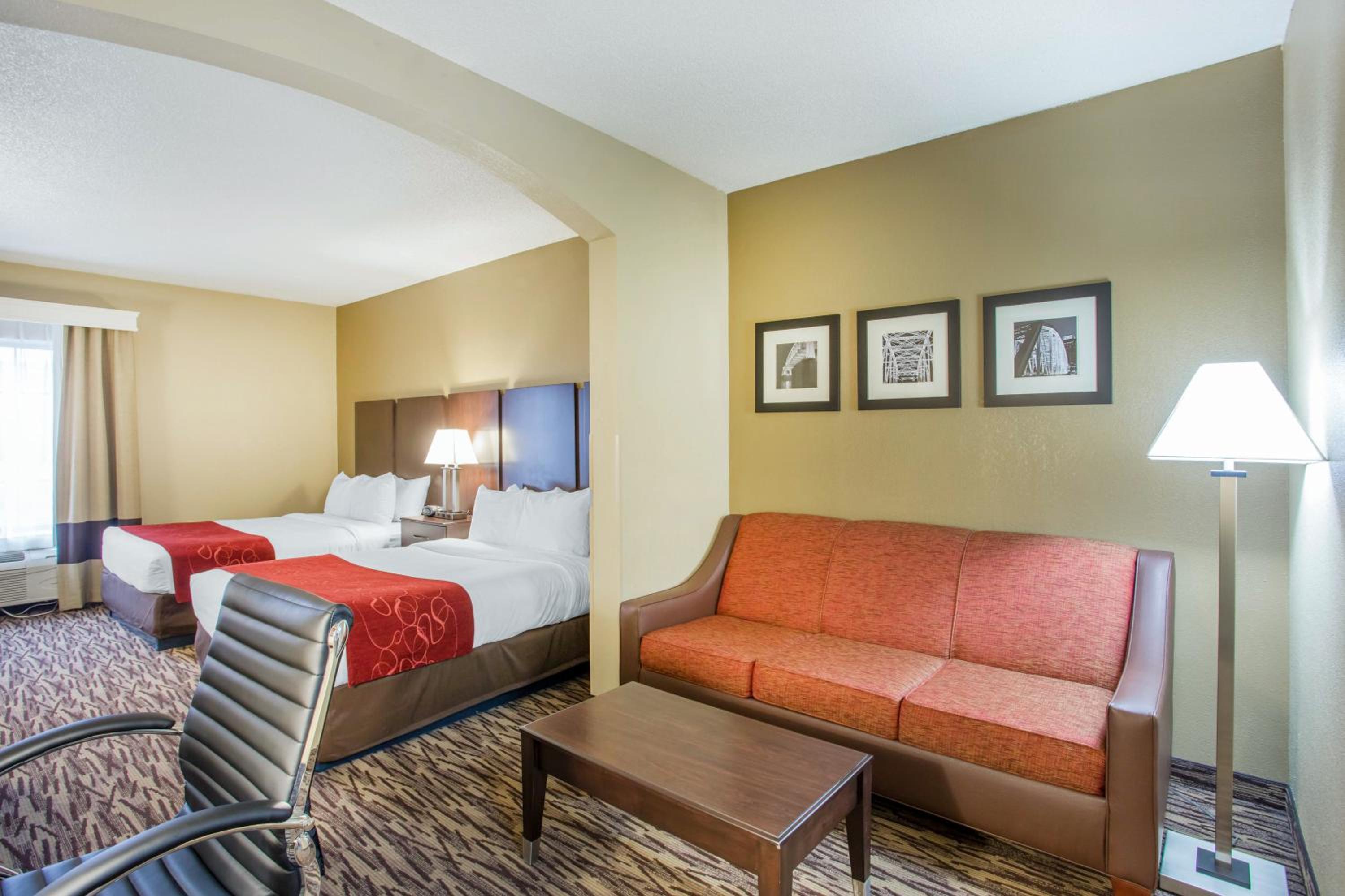Queen Suite with Two Queen Beds - Non-Smoking - Photo 7