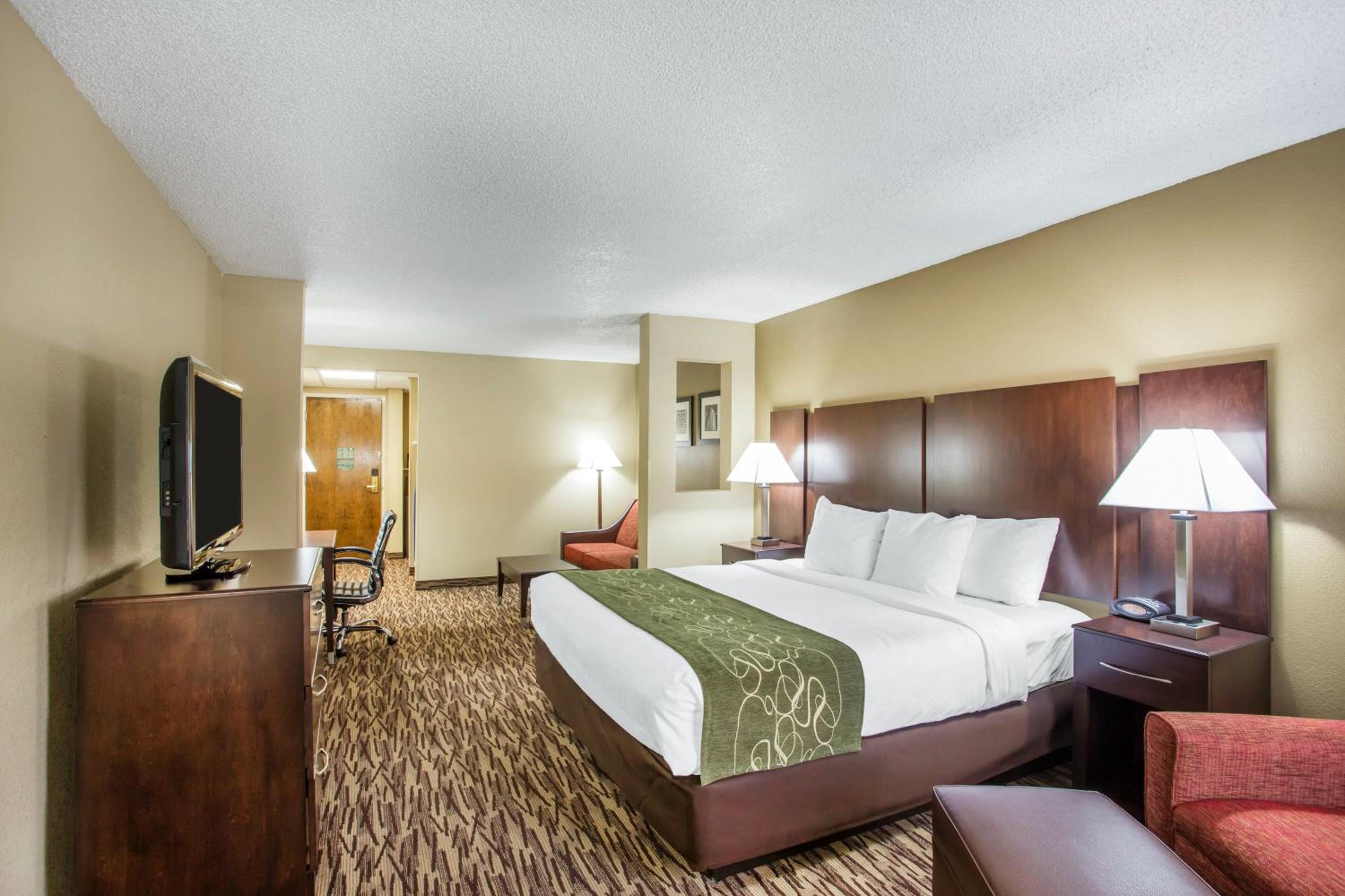 Standard King Room - Photo 3
