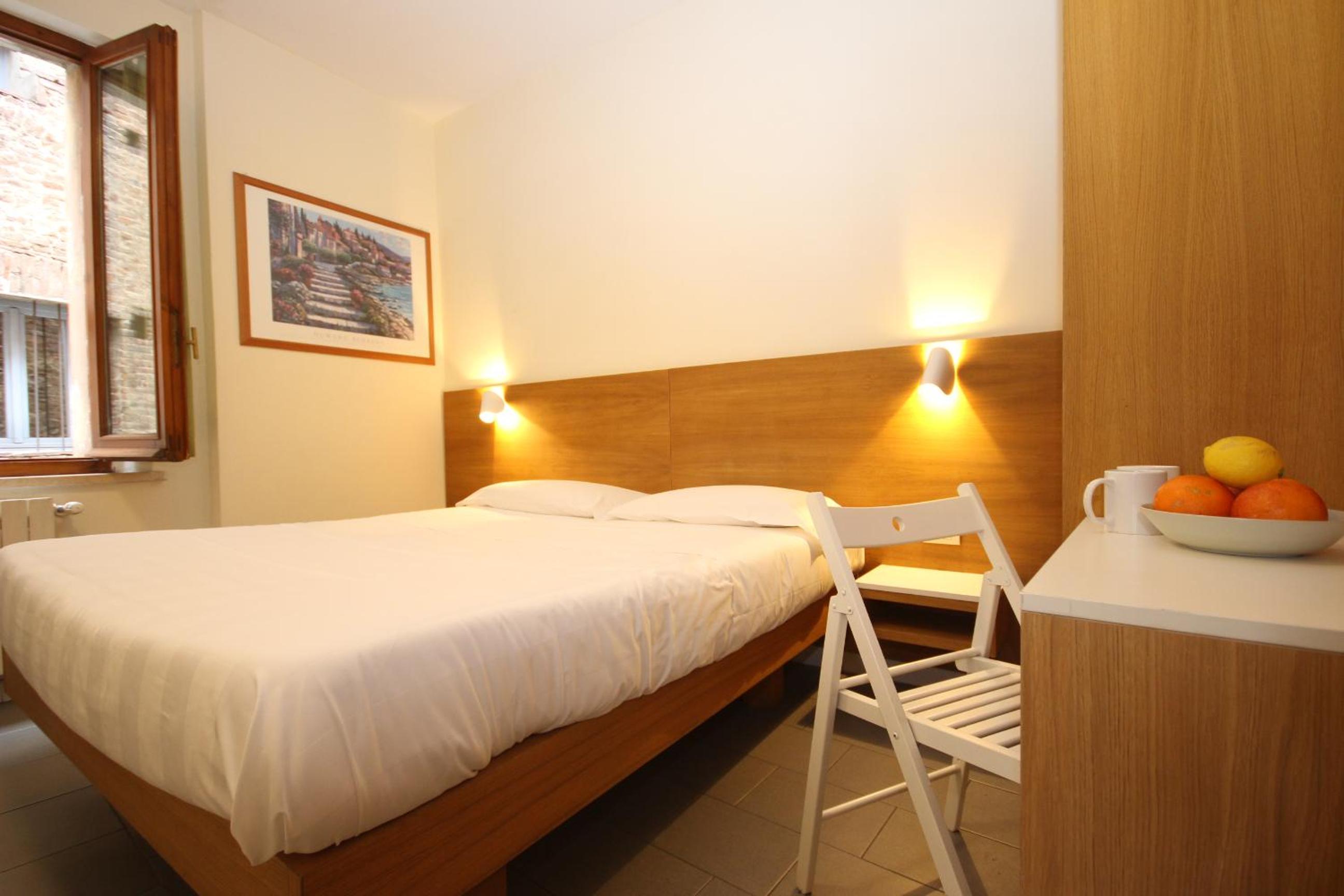 Double Room - Photo 3