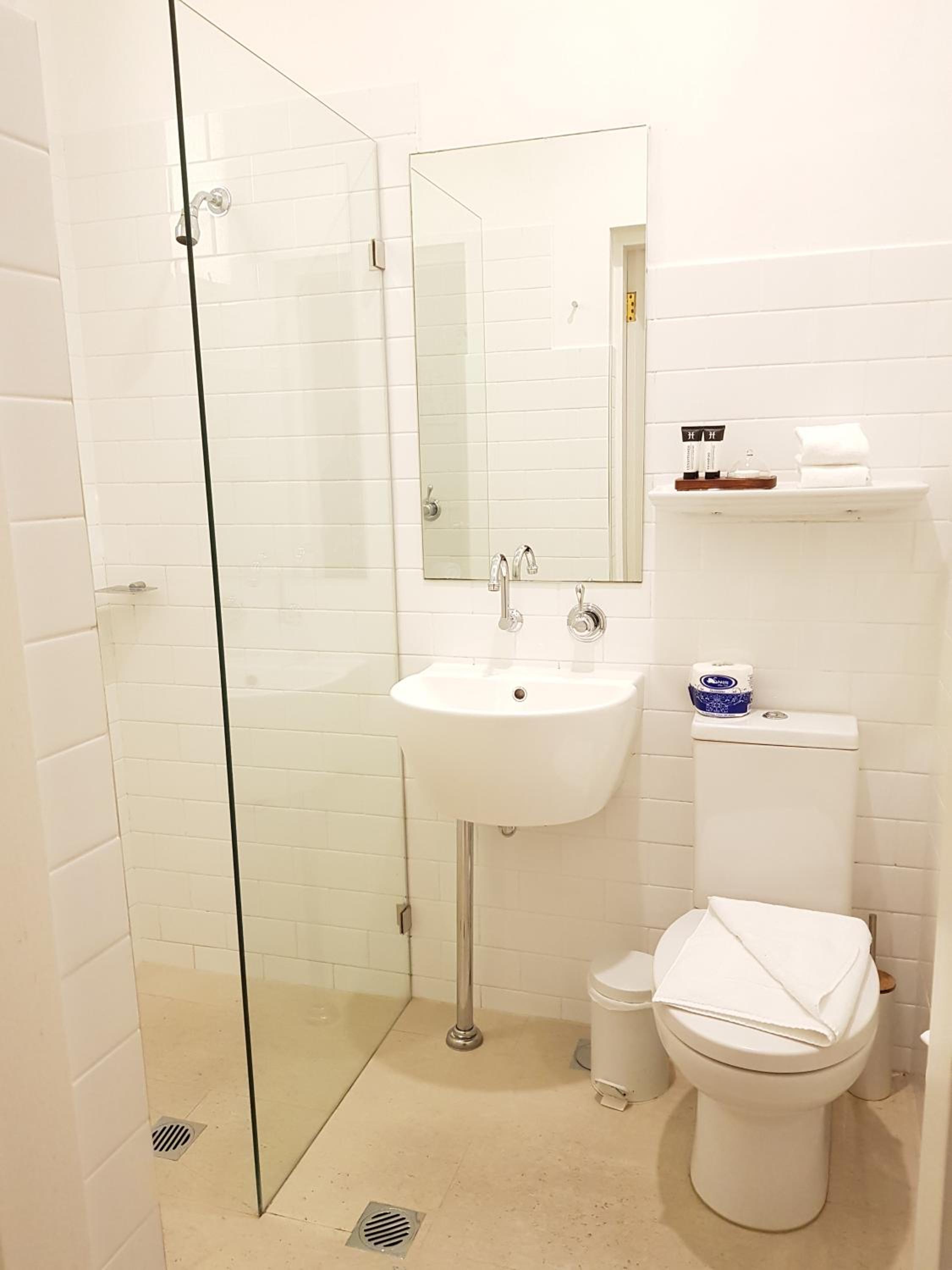 Small Double Room thumbnail 5