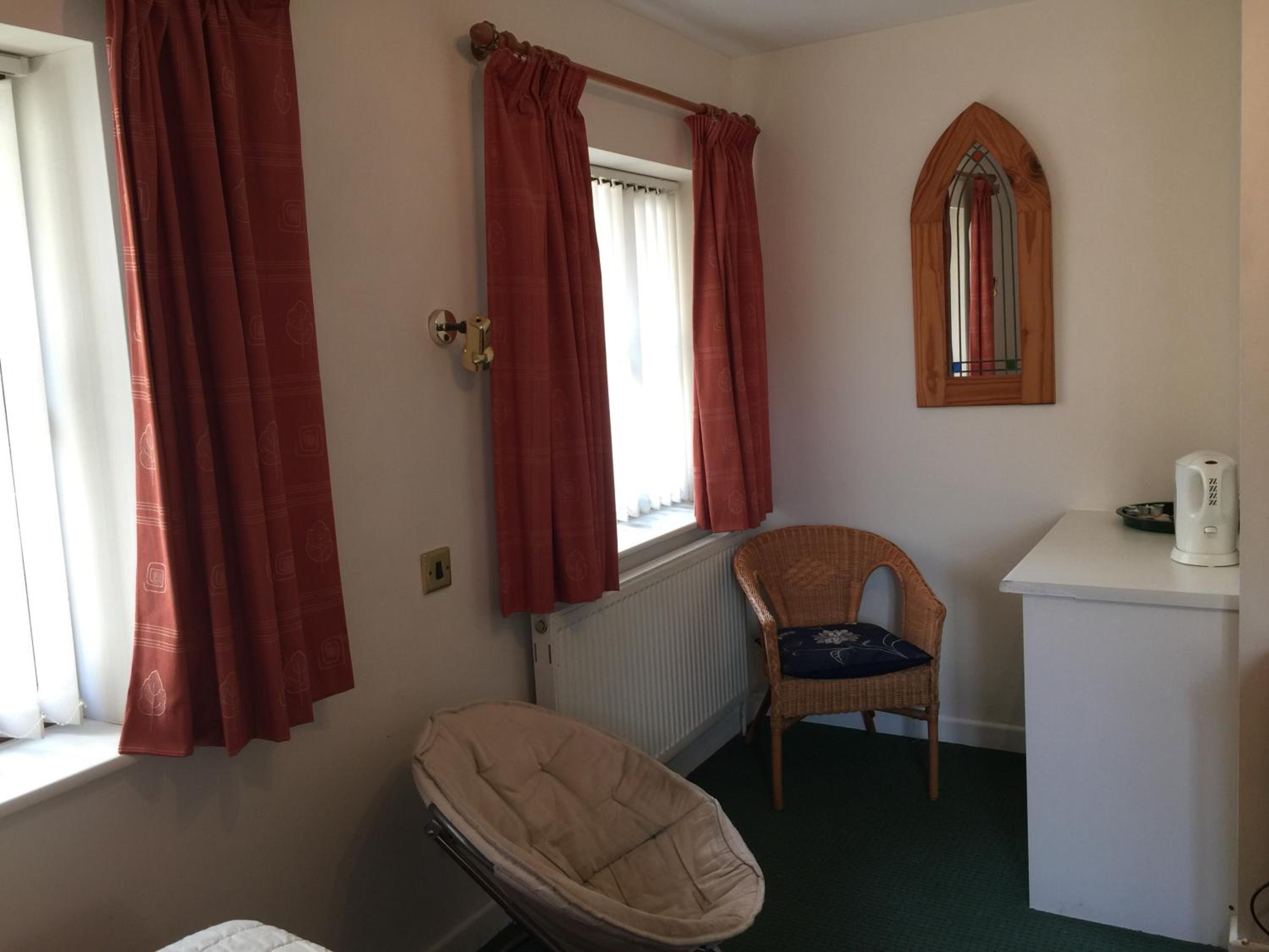 Double or Twin Room with Bathroom - Photo 3