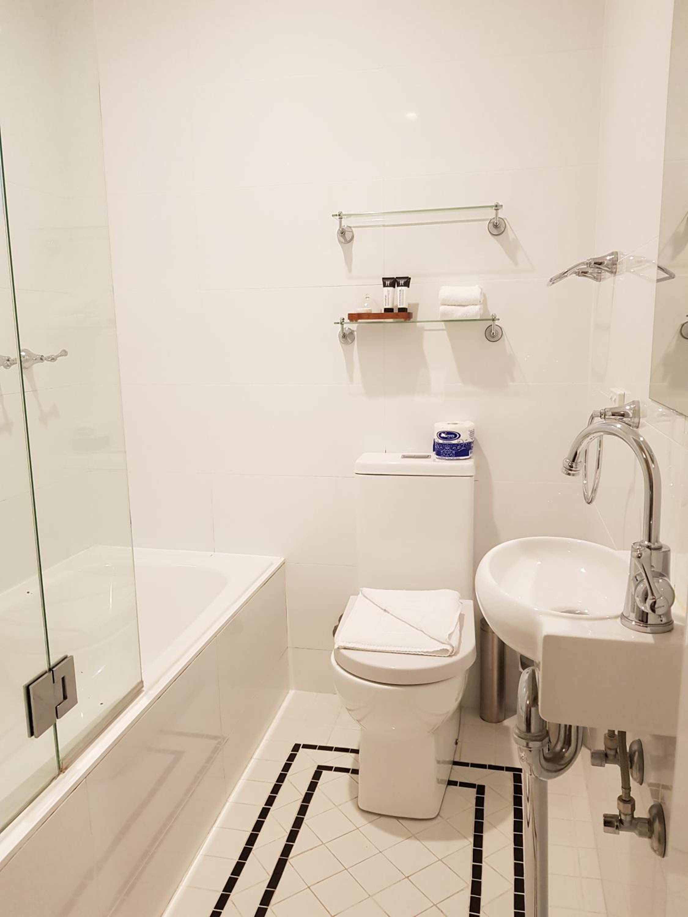 Standard King or Twin Room