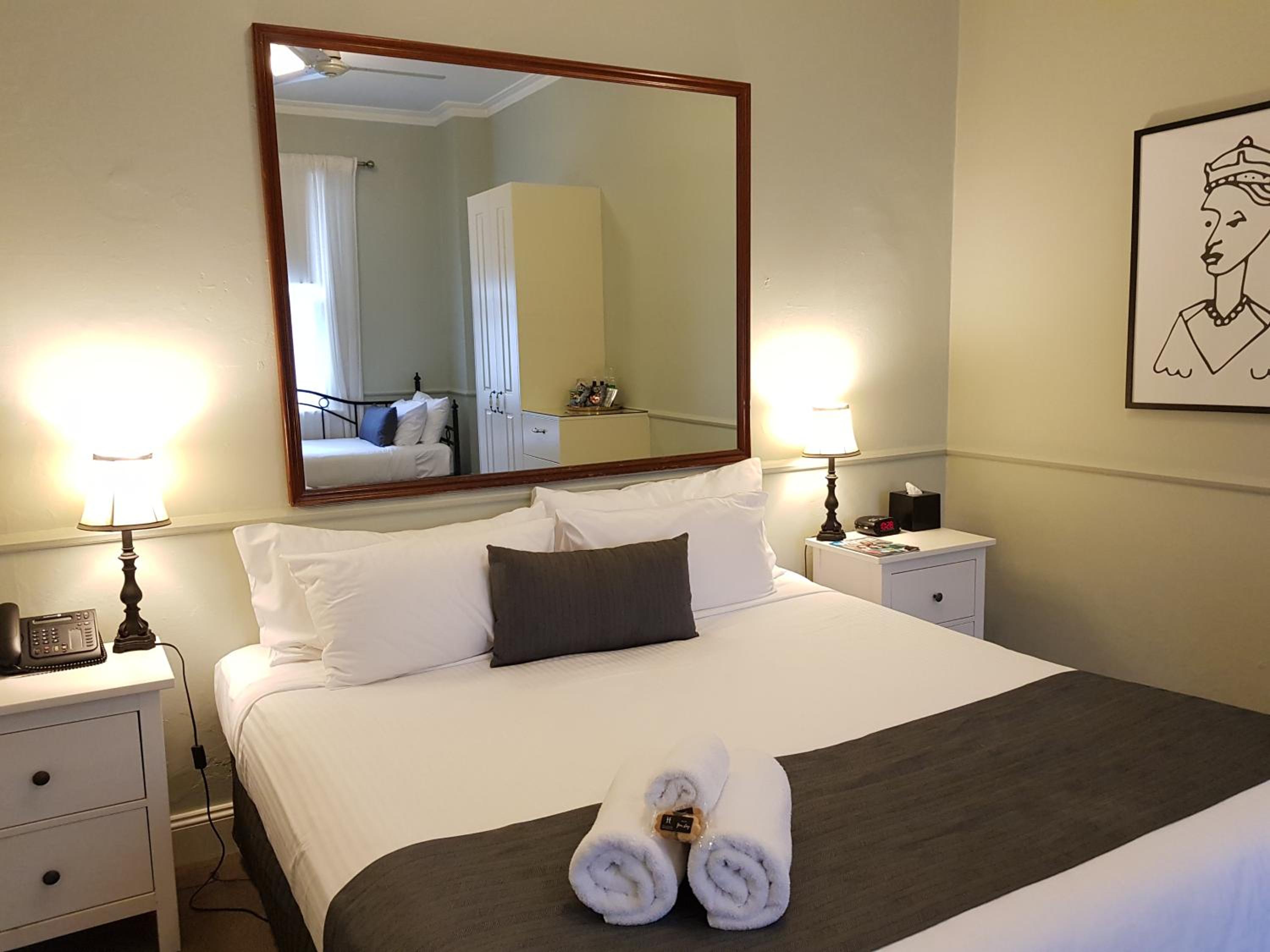 Standard King or Twin Room
