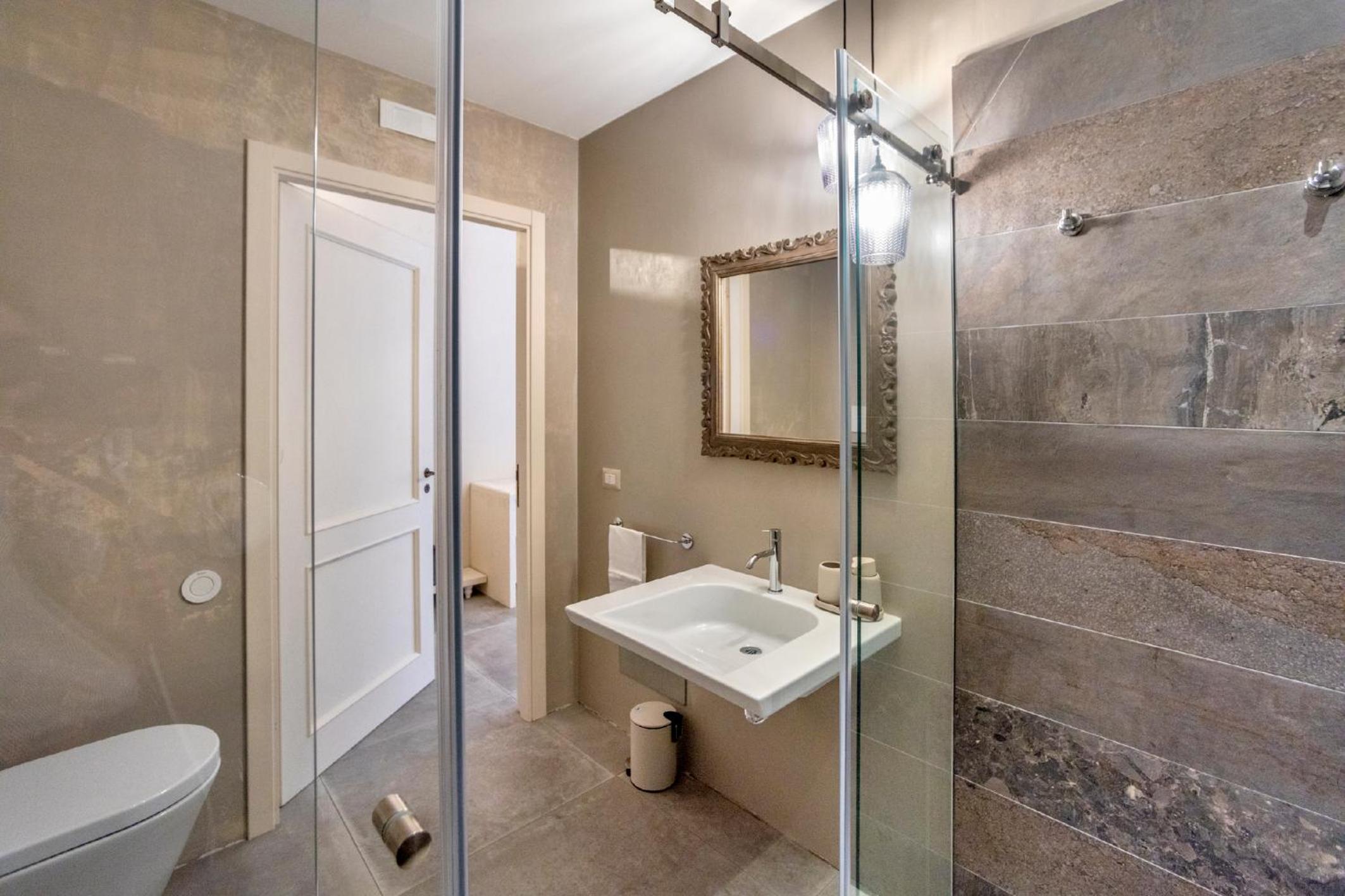 Double Room - Disability Access photo 3