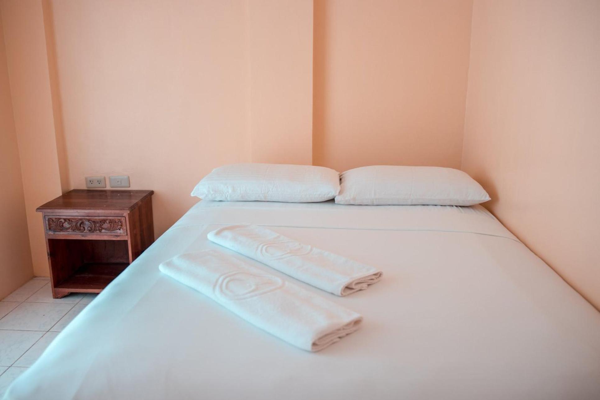 Standard Double Room - Photo 2