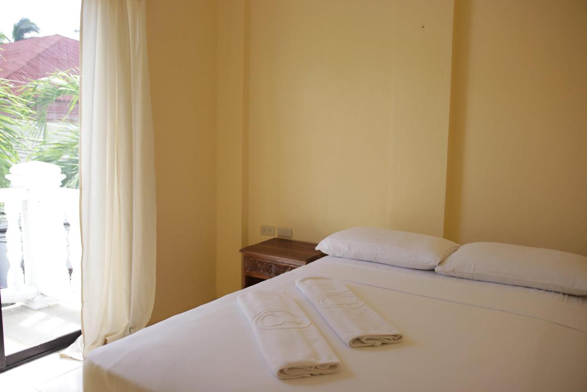 Standard Double Room - Photo 9