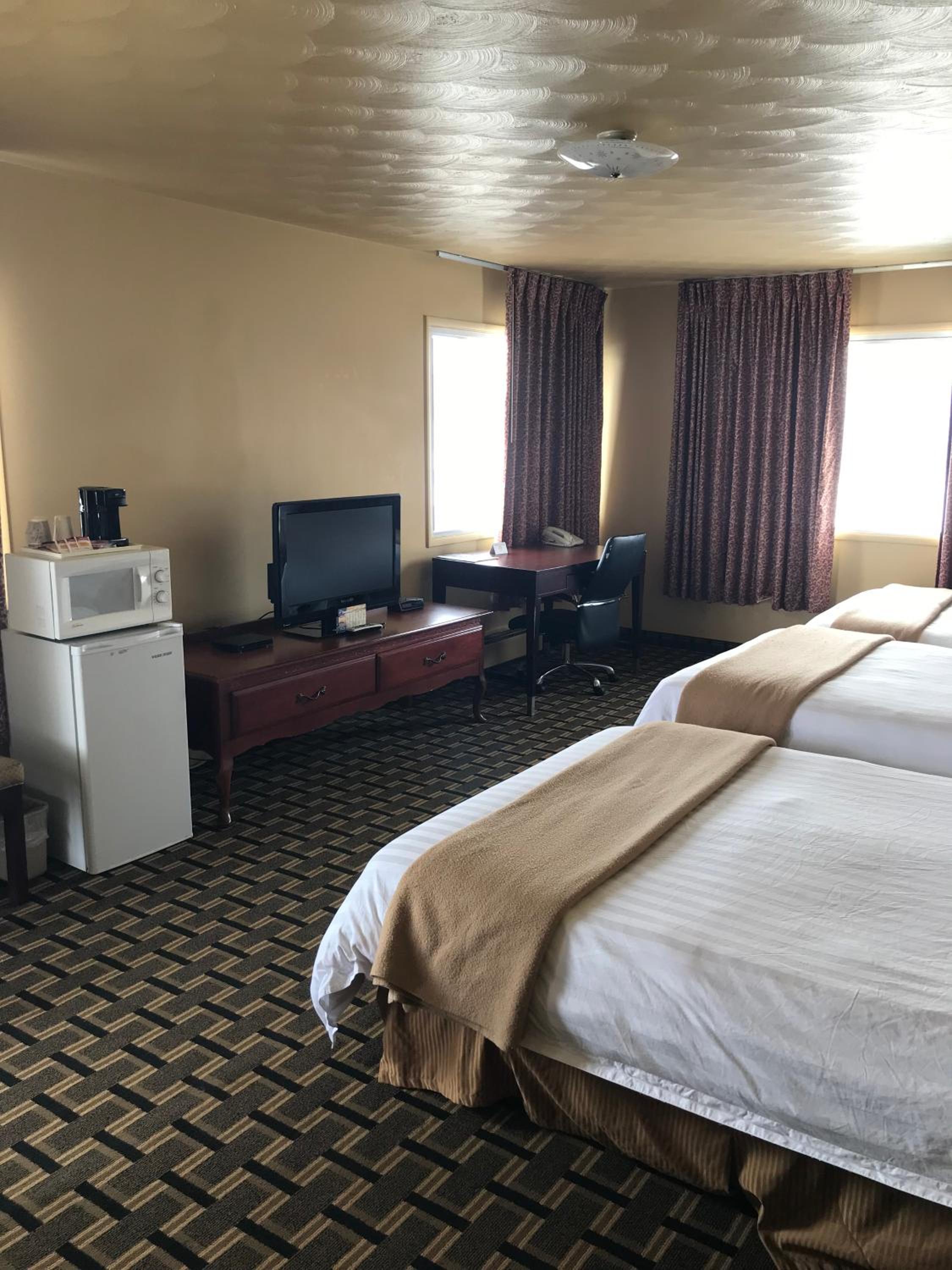 Double Room With Three Double Beds - Non-Smoking photo 1