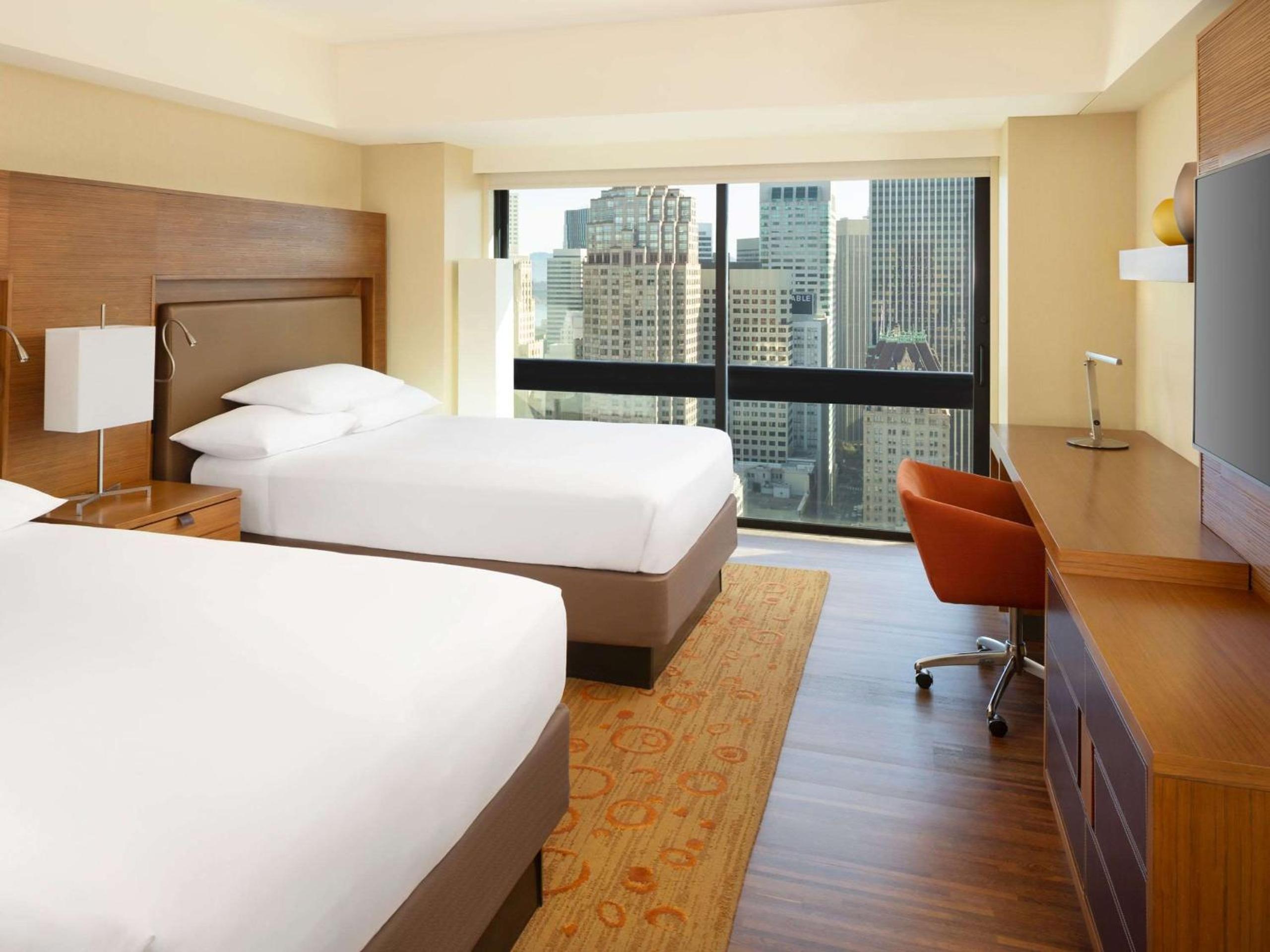 Double Room with Two Double Beds - Photo 2