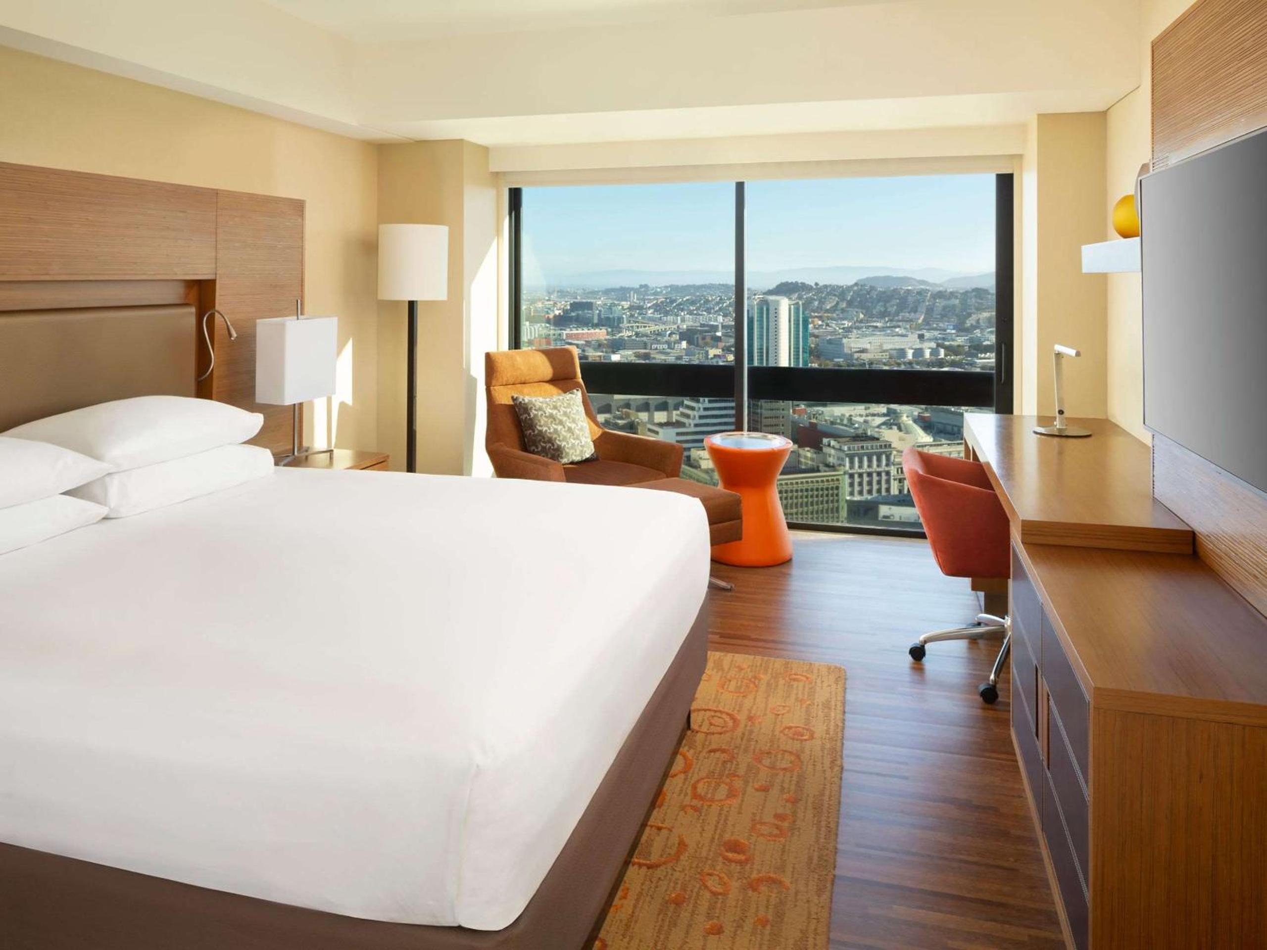 King Room with Square View - Photo 7