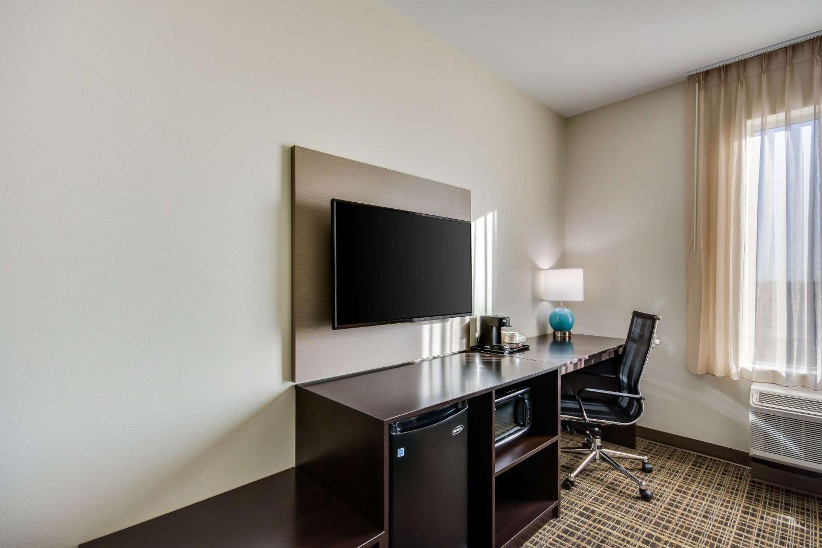 King Room - Accessible/Non-Smoking photo 1