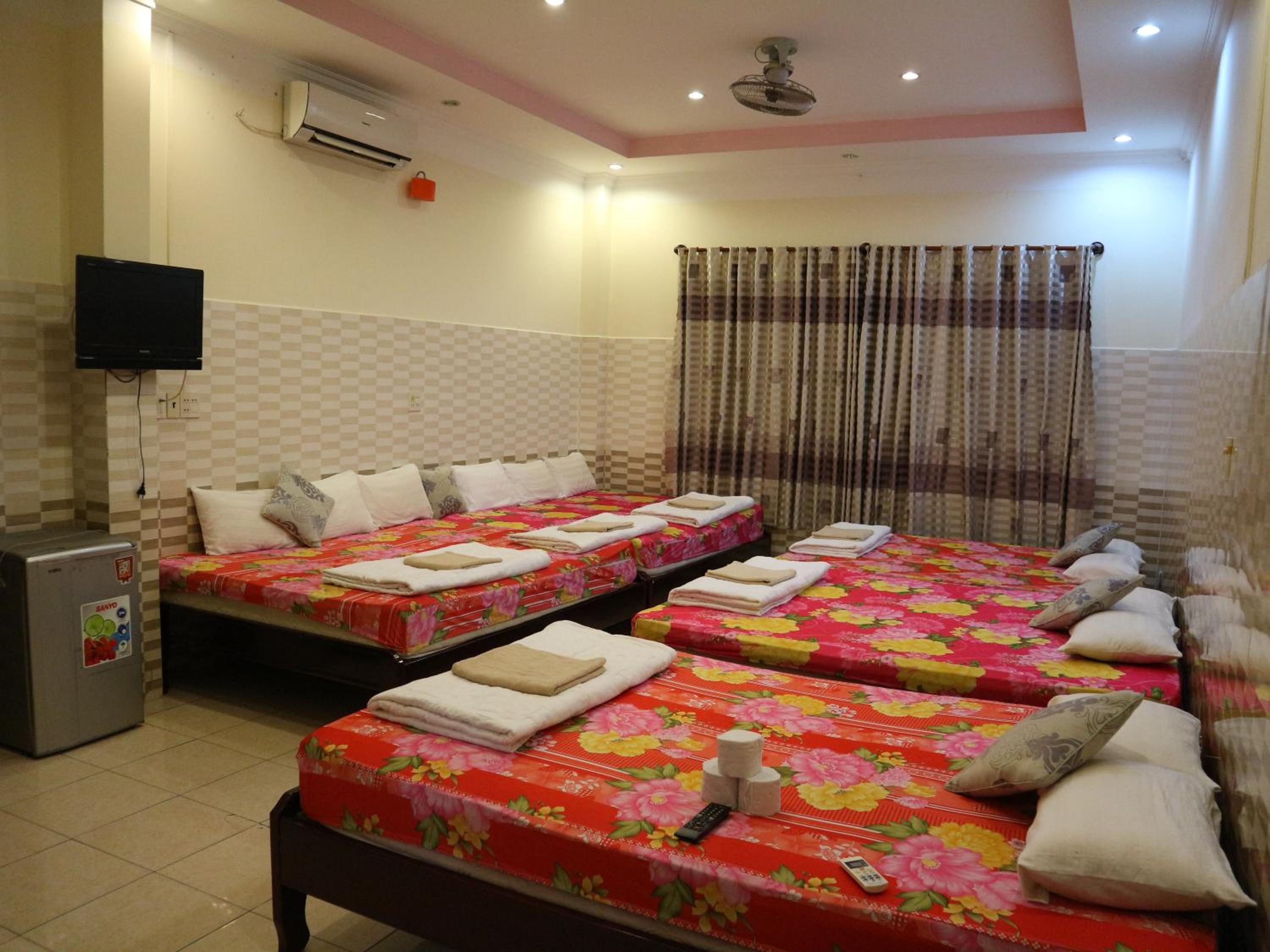 Mixed Dormitory Room photo 3