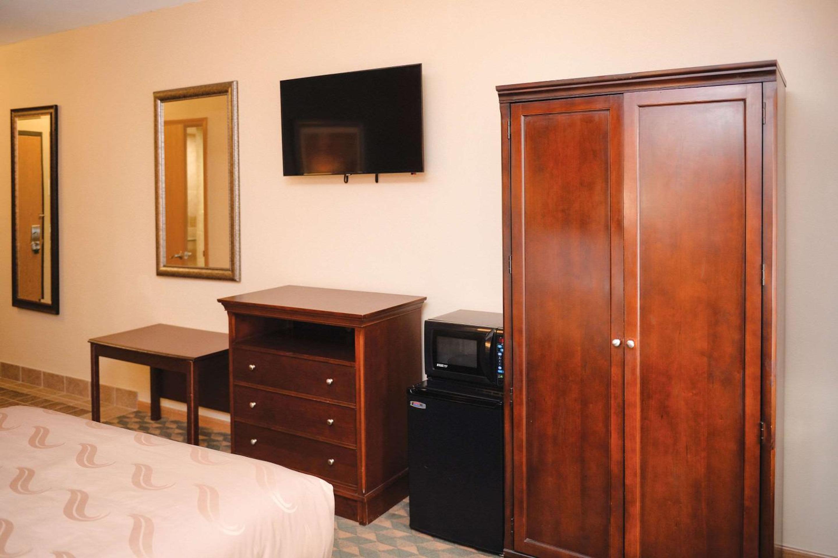 King Room with One King Bed (Accessible) photo 1