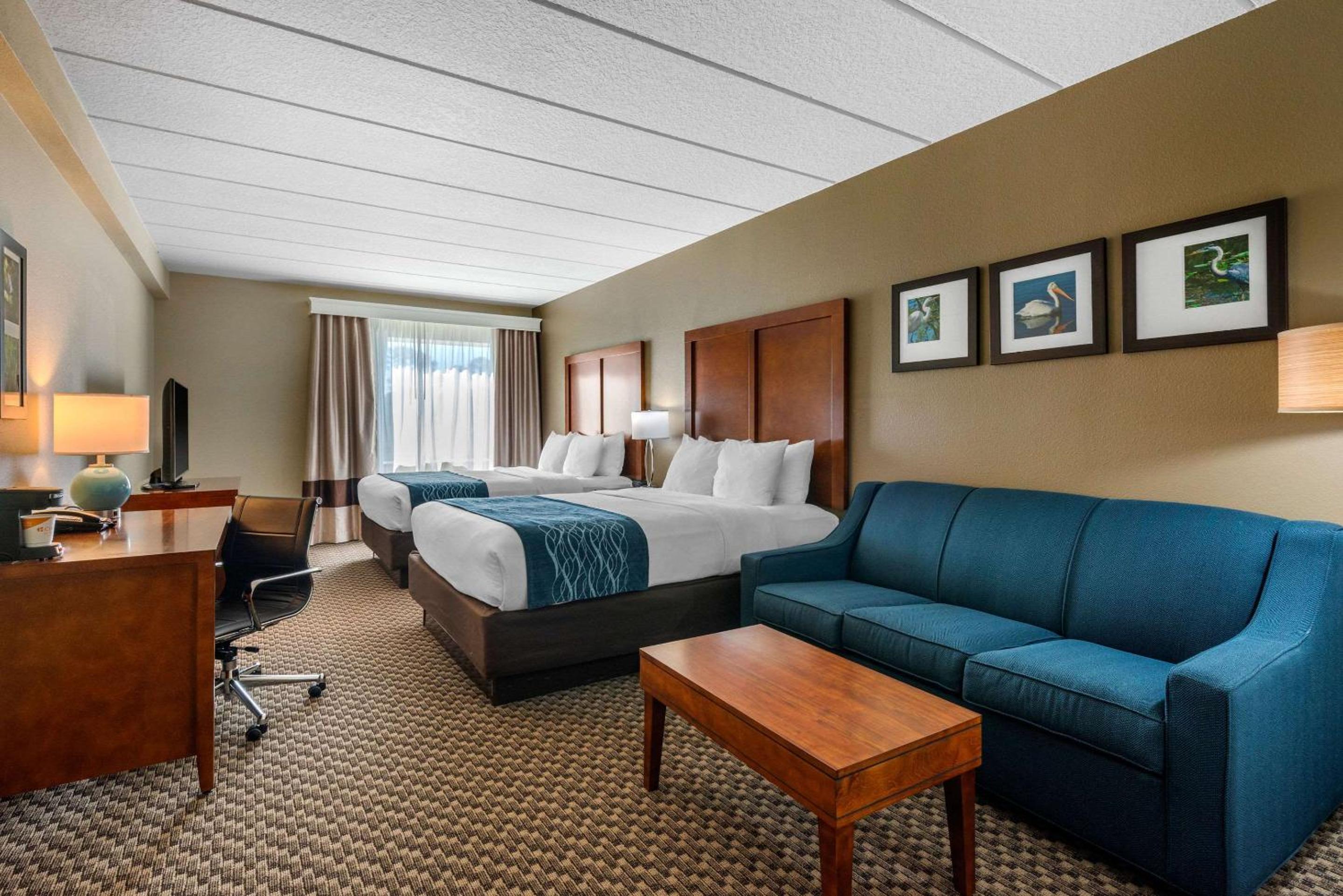 Queen Suite with Two Queen Beds - Accessible/Non-Smoking - Photo 2
