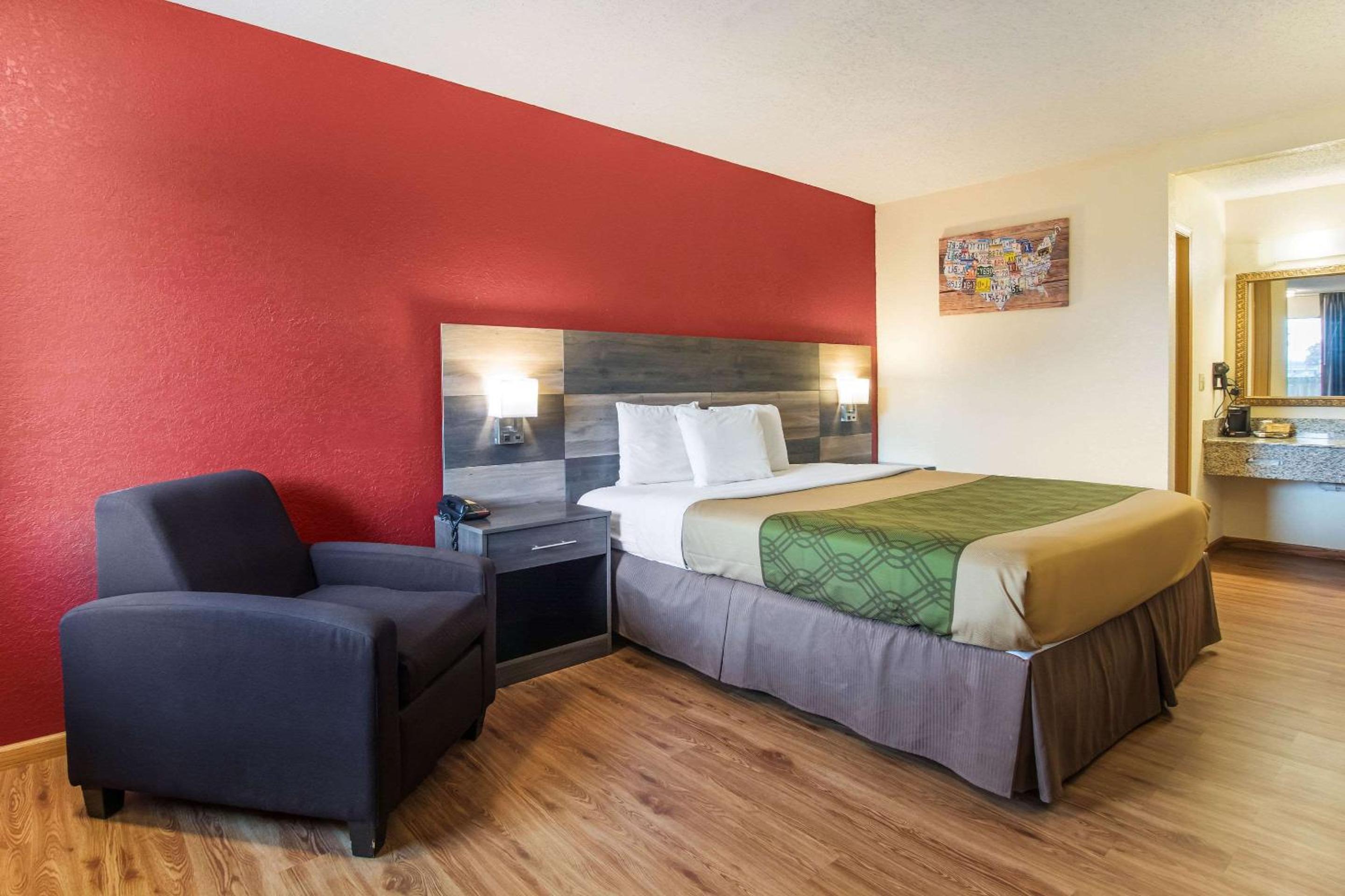 King Room - Non-Smoking - Photo 1