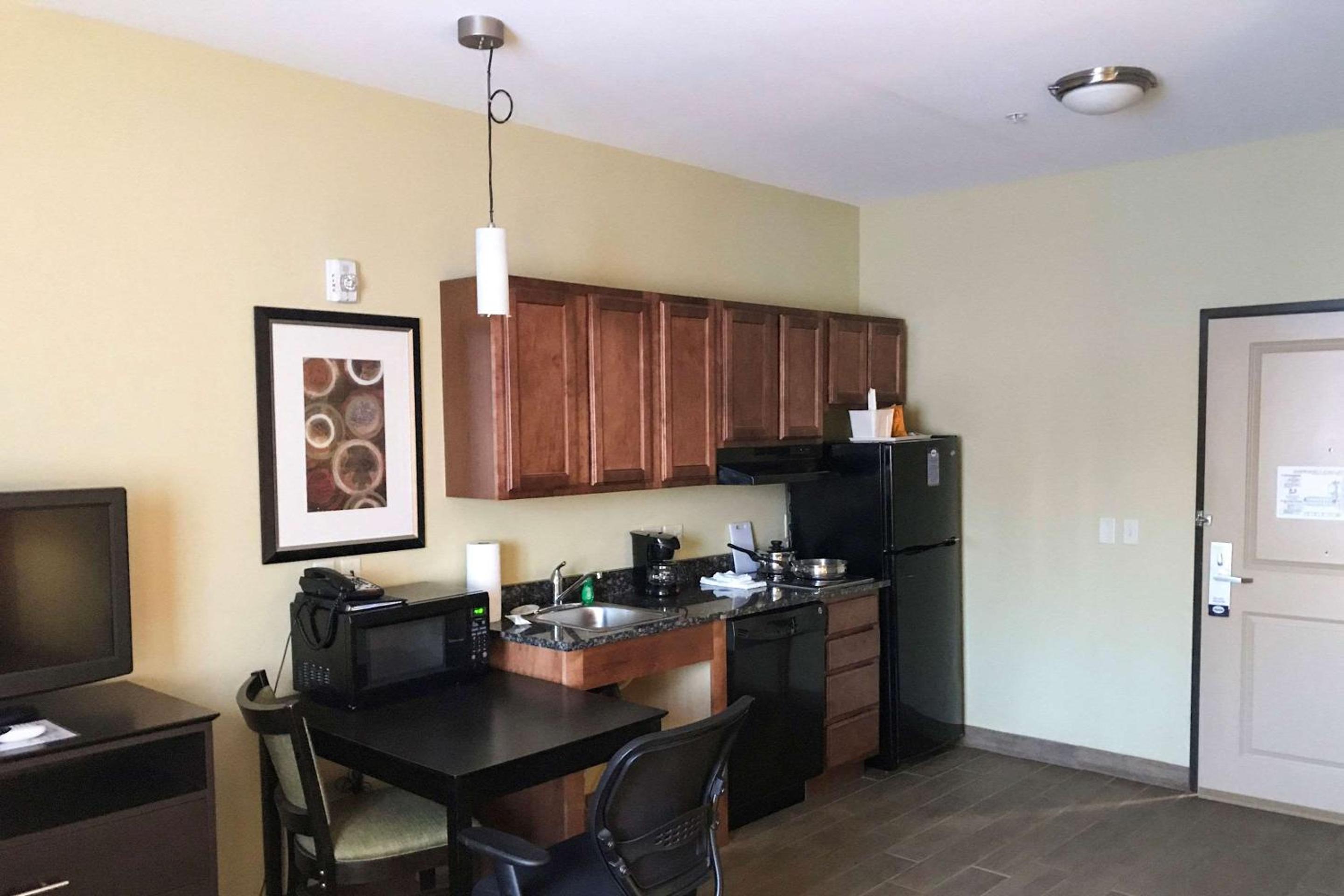 King Room - Accessible/Non-Smoking photo 2