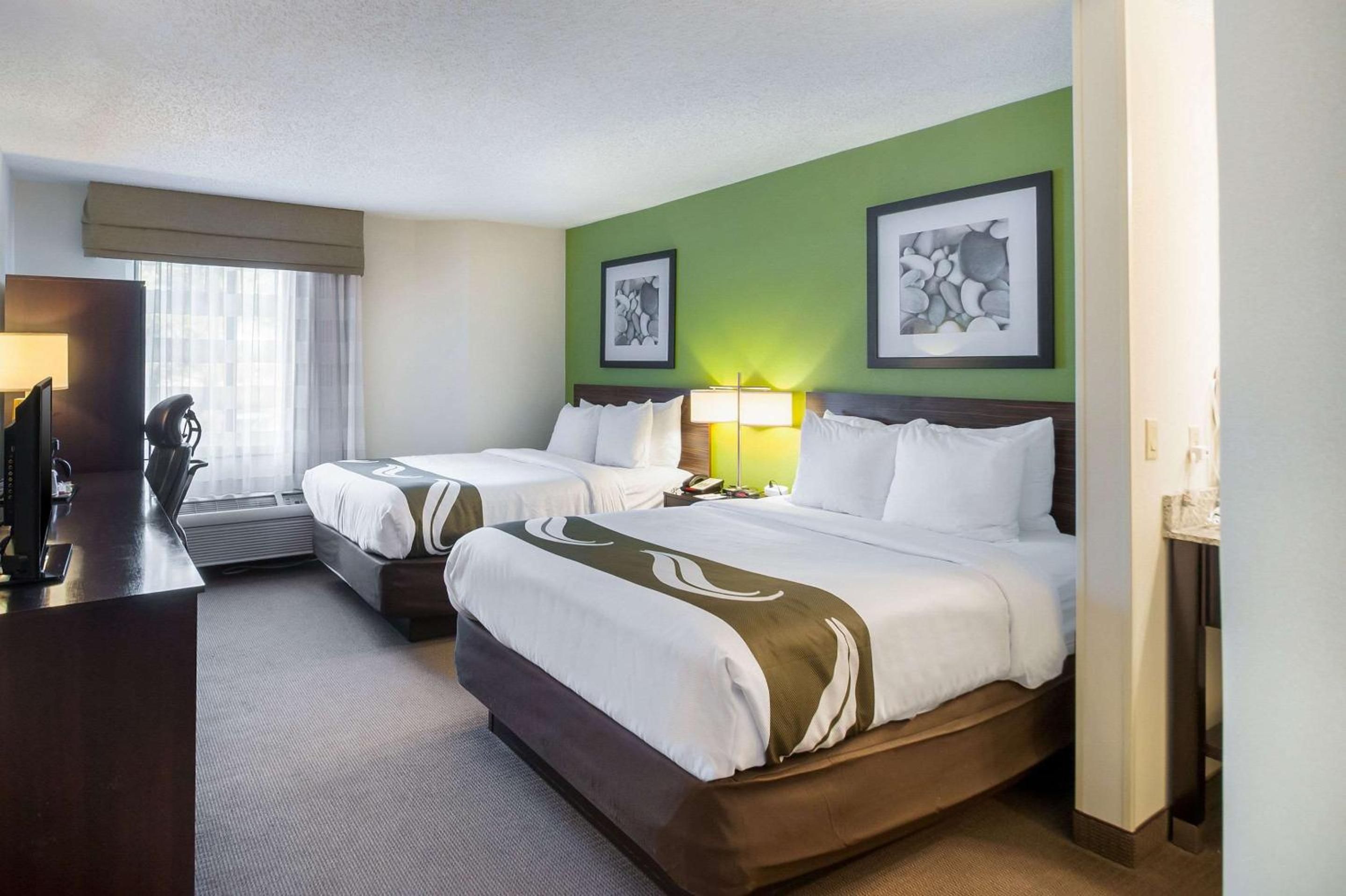 Double Room with Two Double Beds - Non-Smoking - Photo 4