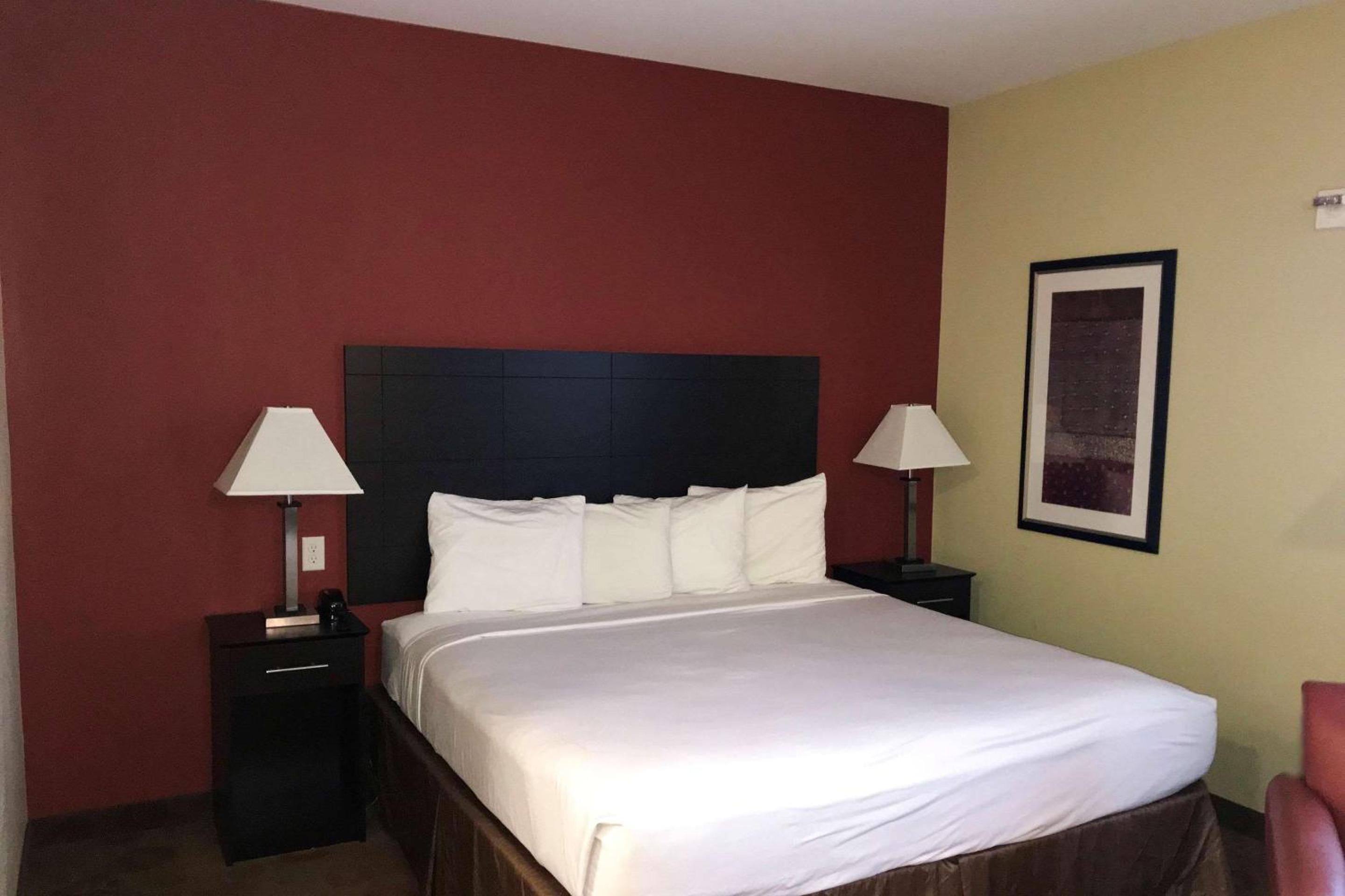 King Room - Accessible/Non-Smoking photo 1