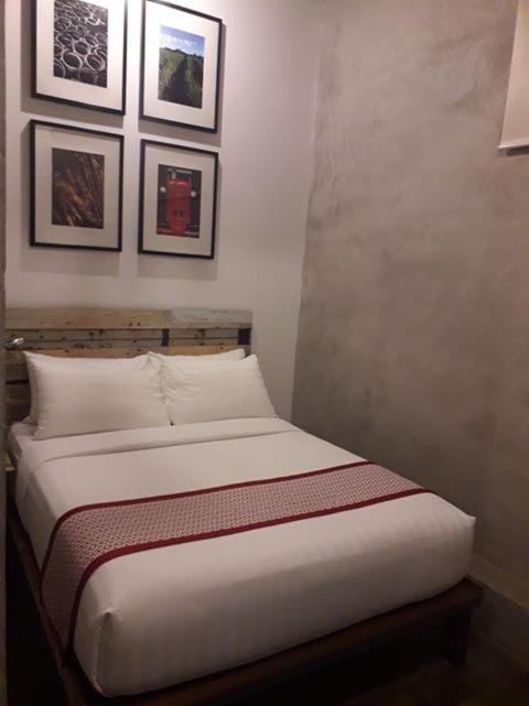 Standard Queen Room - no window photo 1