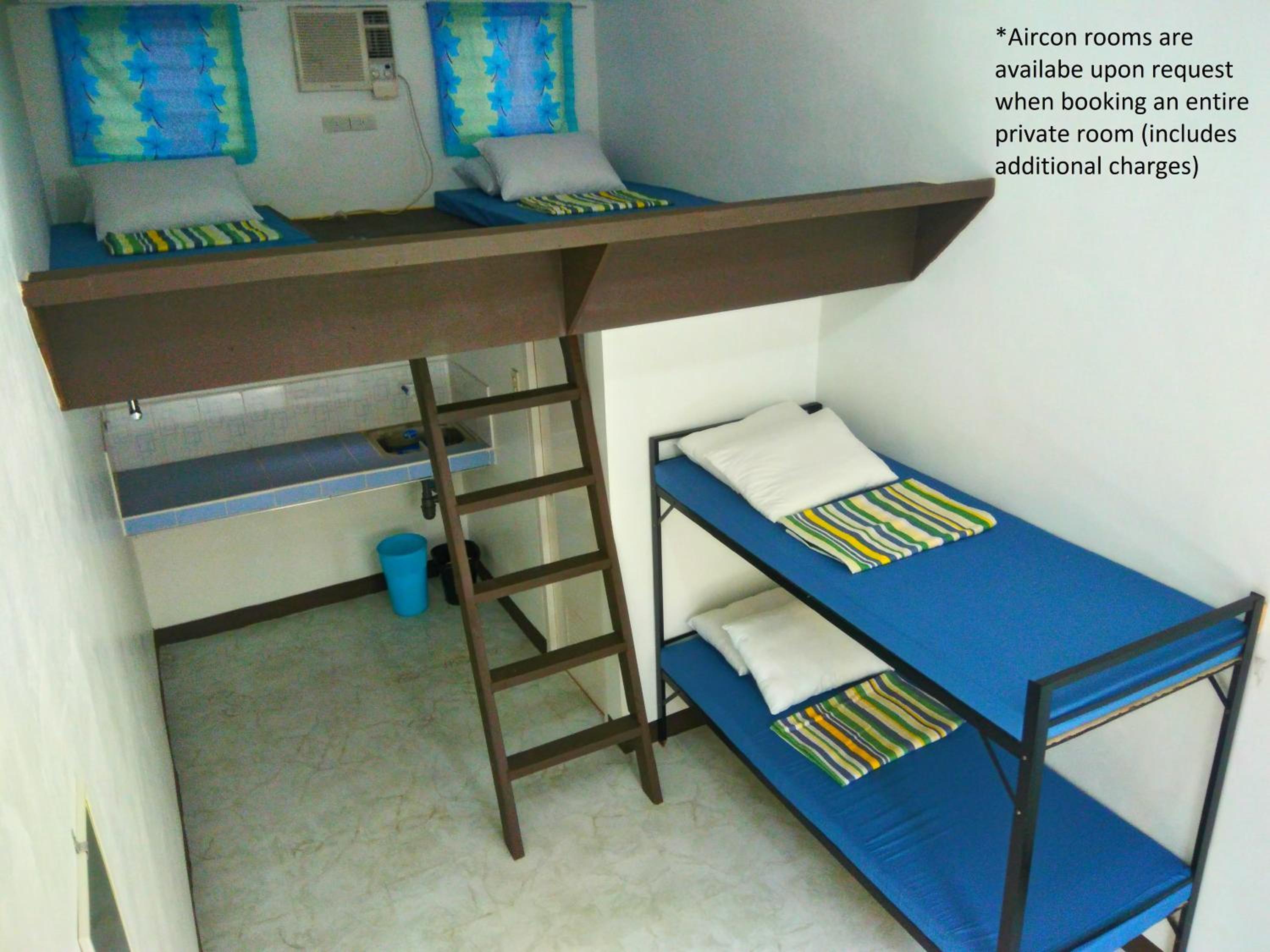 Bed in 4-Bed Dormitory Room photo 3