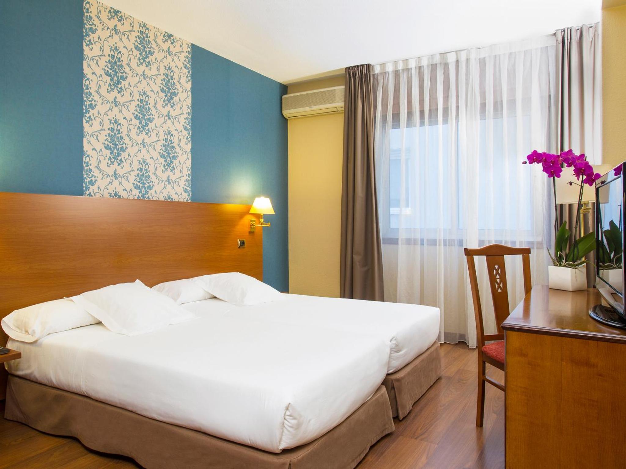 Twin Room - Photo 6