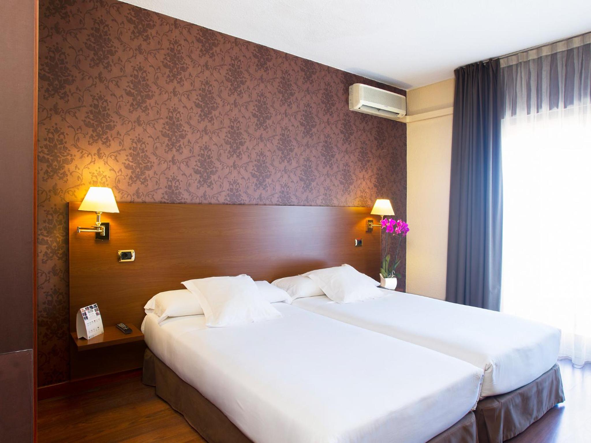 Twin Room - Photo 4