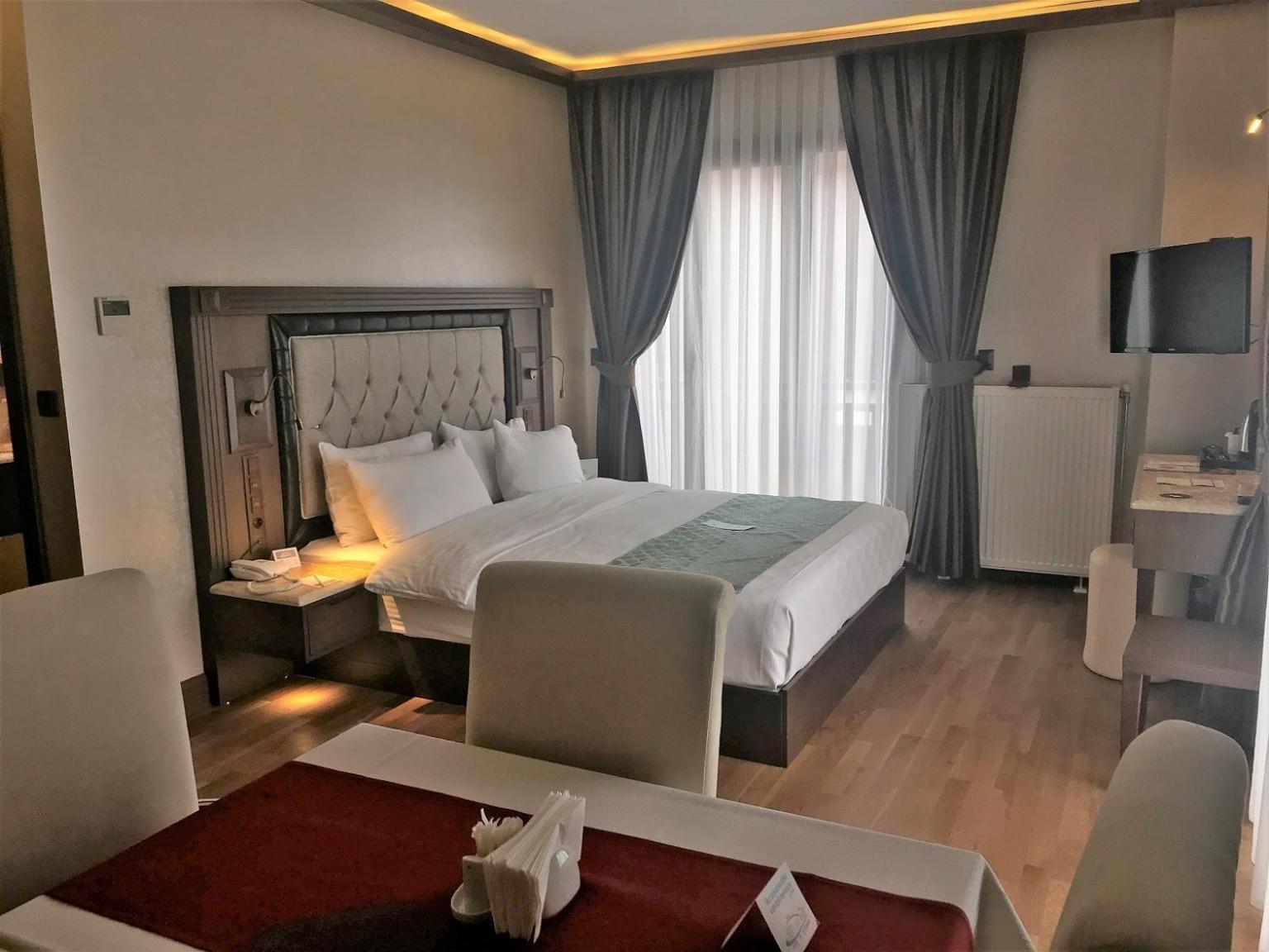 Double Room with Kitchen and Lake View
