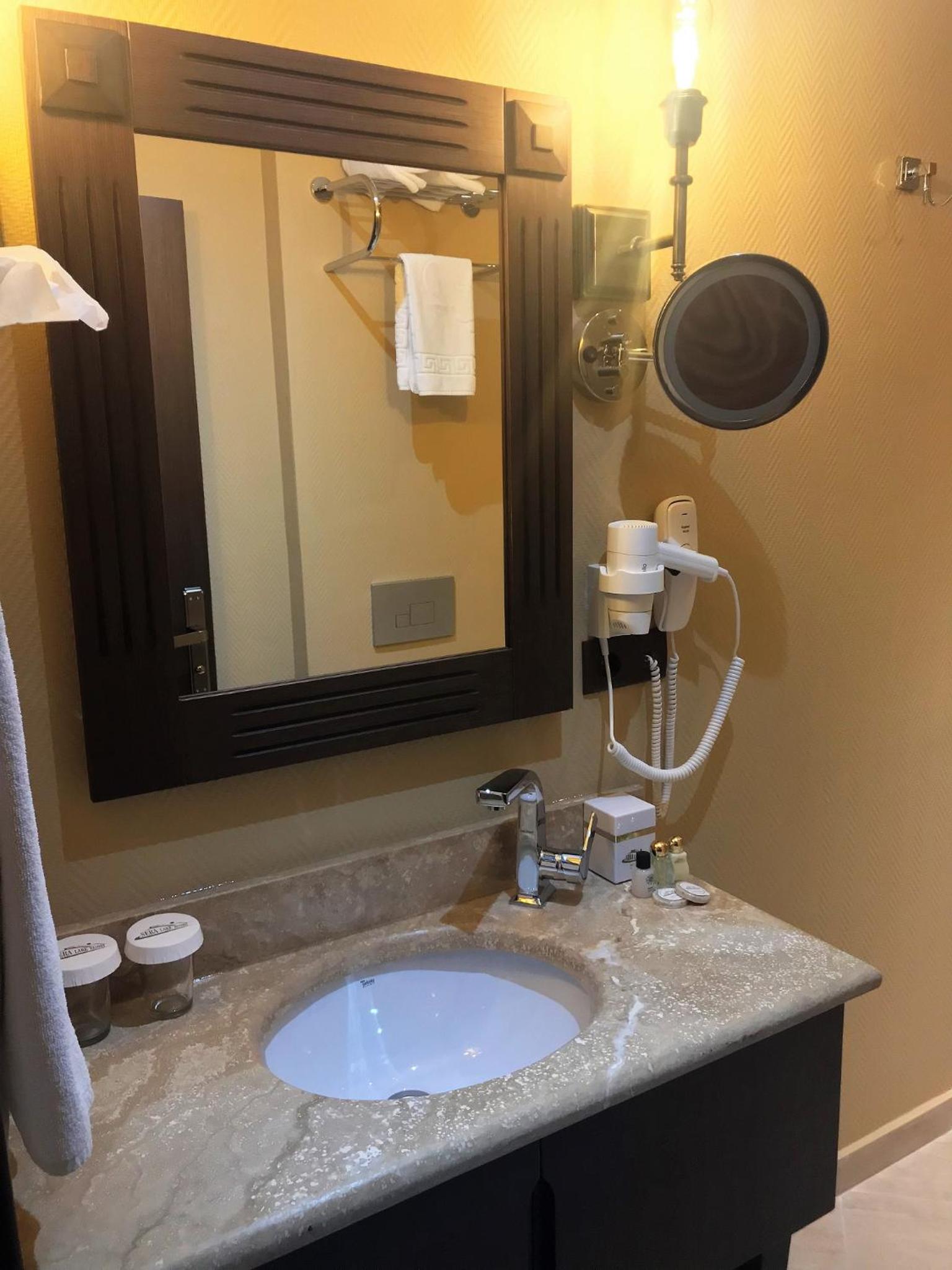 Double Room with Kitchen and Lake View