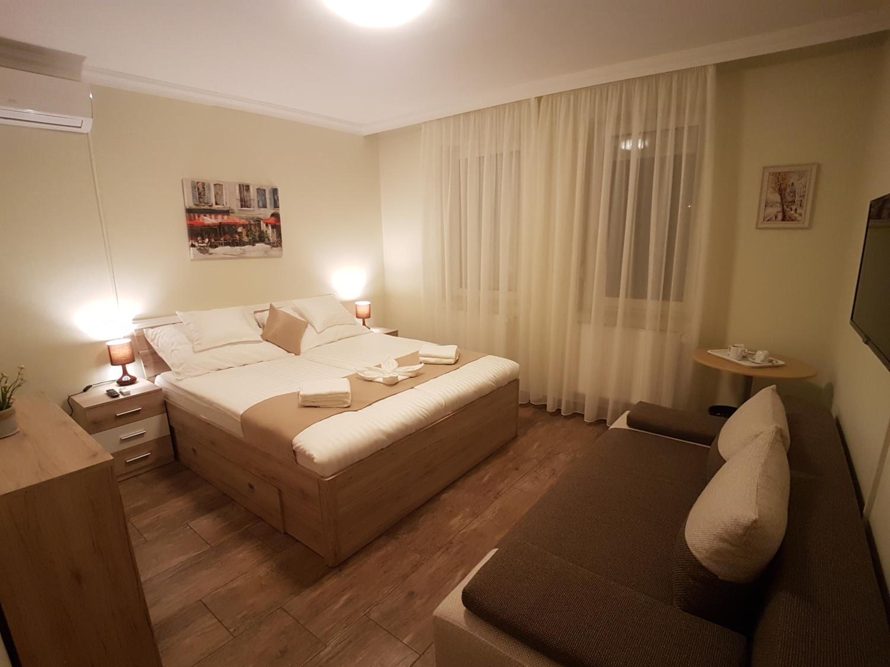 One-Bedroom Apartment photo 3