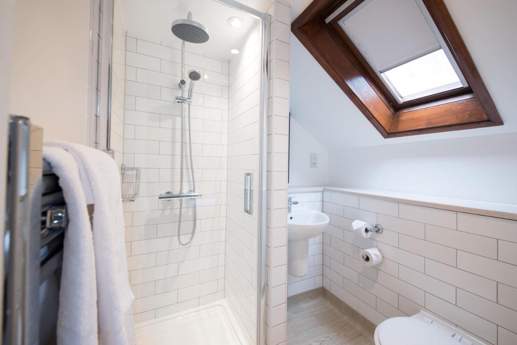 Double Room - Photo 6