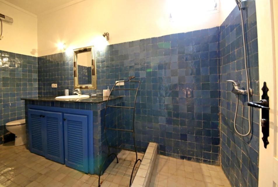 Twin Room with Private Bathroom - Photo 5