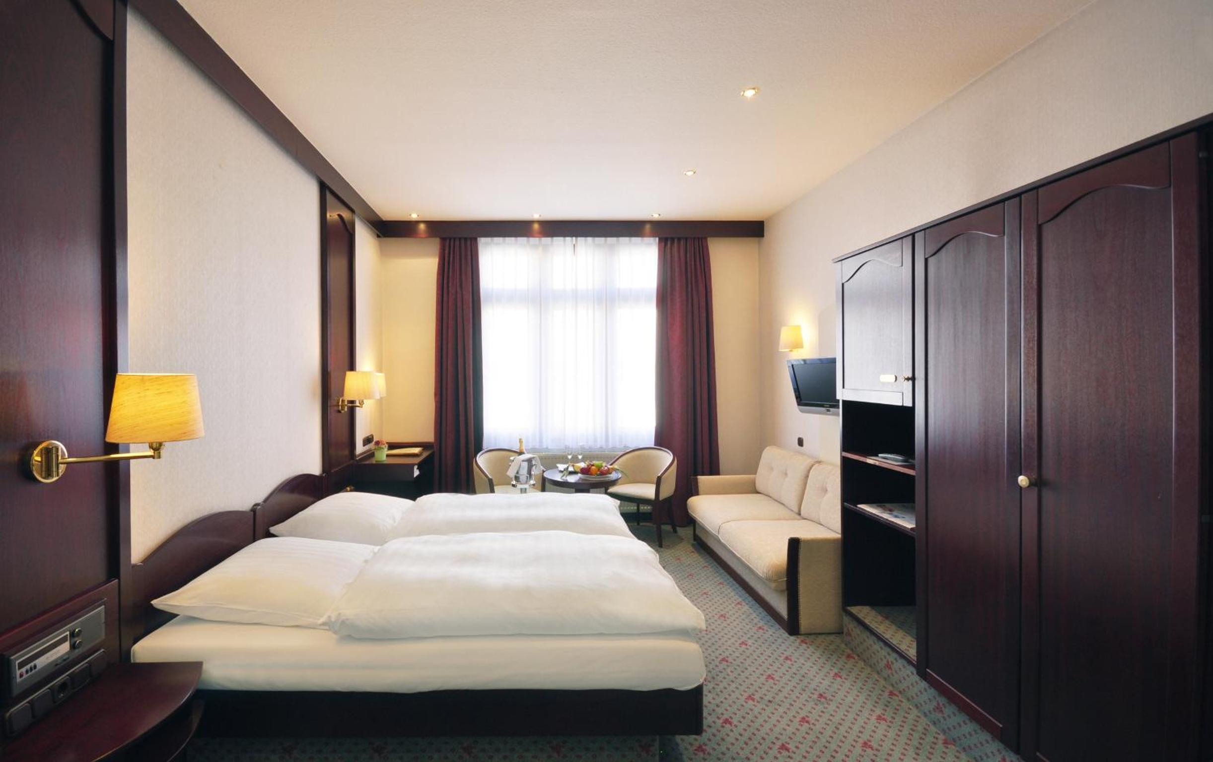 Double or Twin Room photo 3