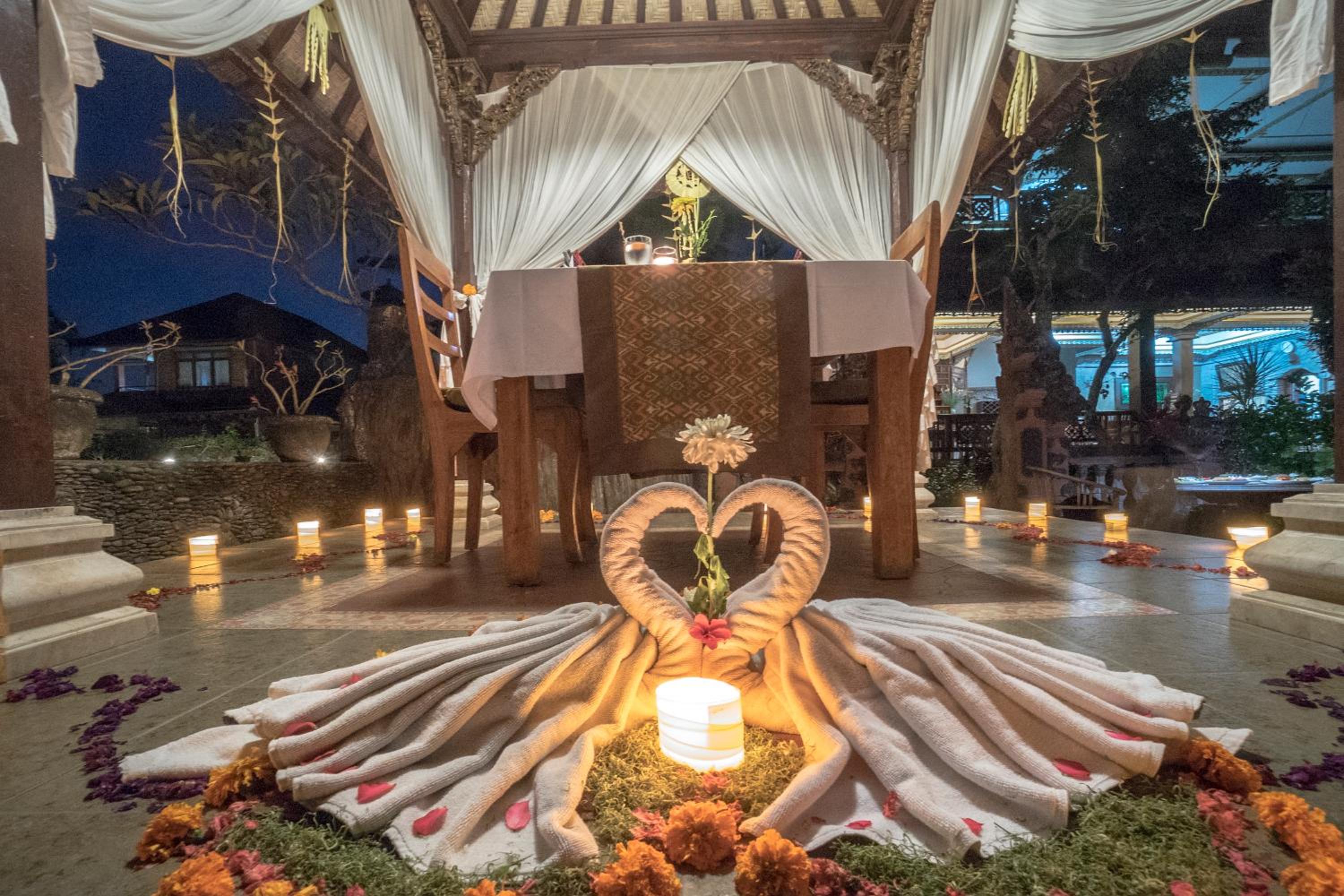 Special Offer - Honeymoon Package at Deluxe King Room photo 2