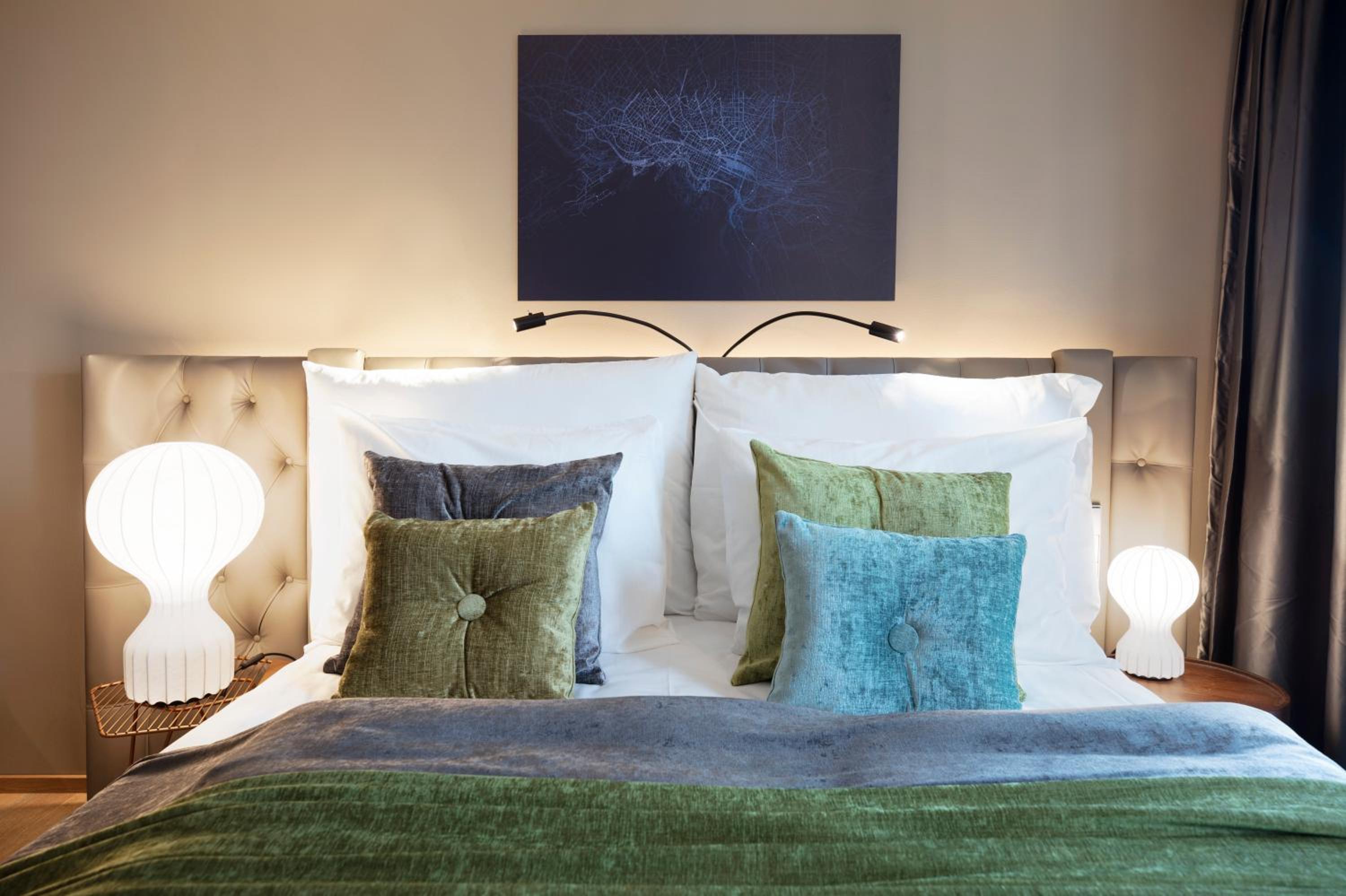 Standard Double or Twin Room thumbnail 5