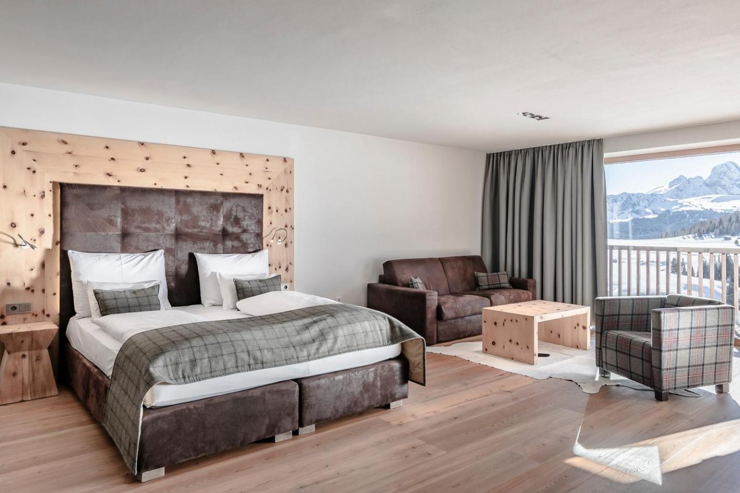 Panorama Suite with Balcony