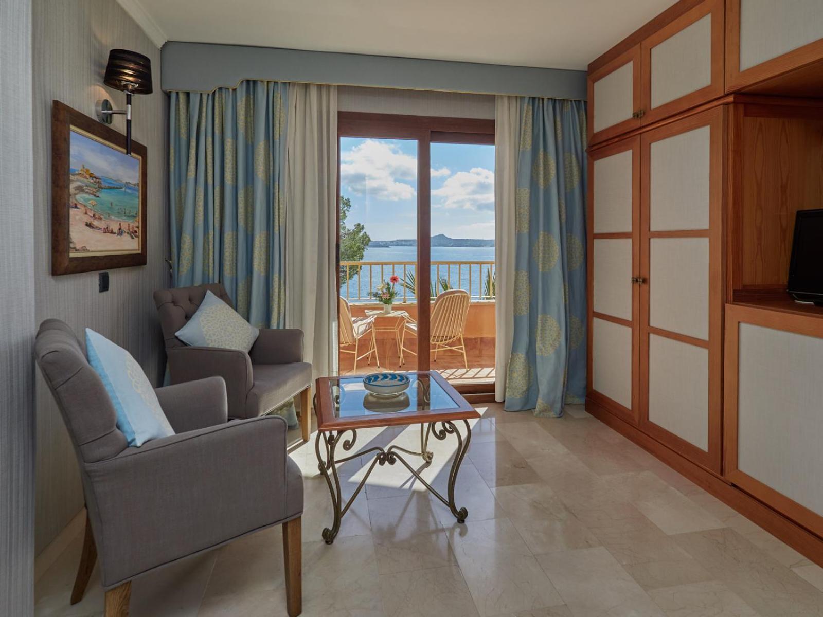 Junior Suite with Sea View - Photo 1