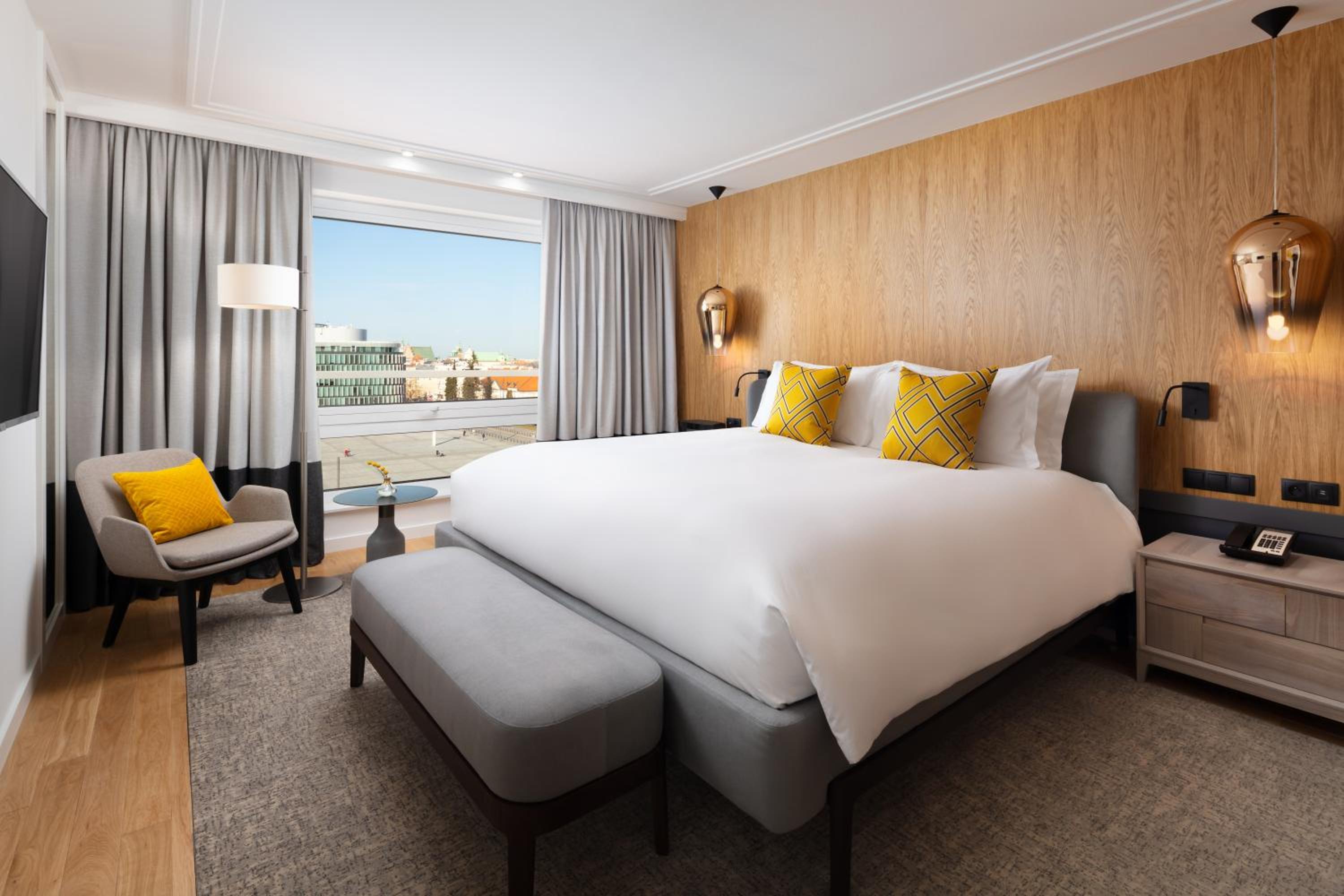 Opera King Suite - Photo 1