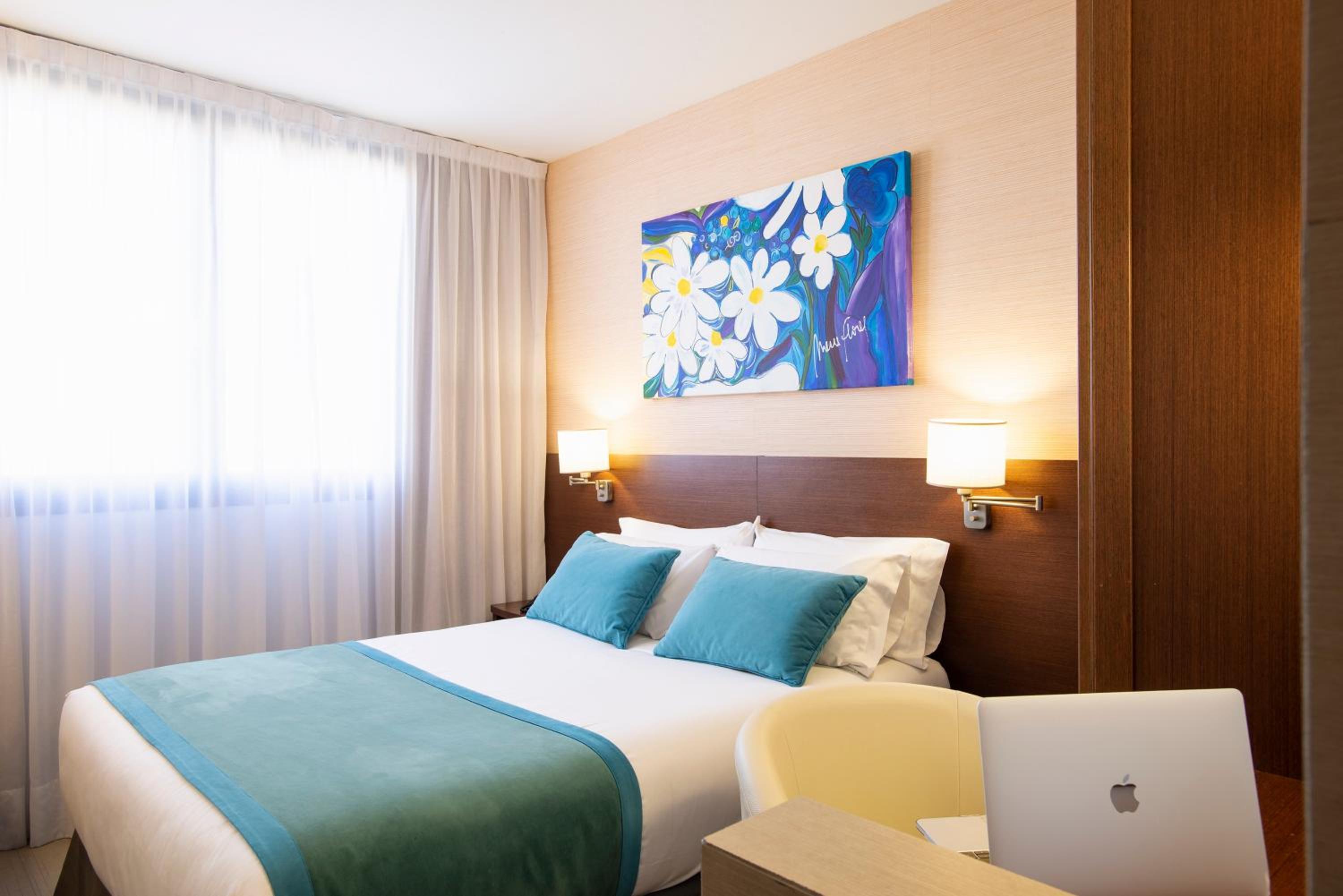 Double Room - Photo 7