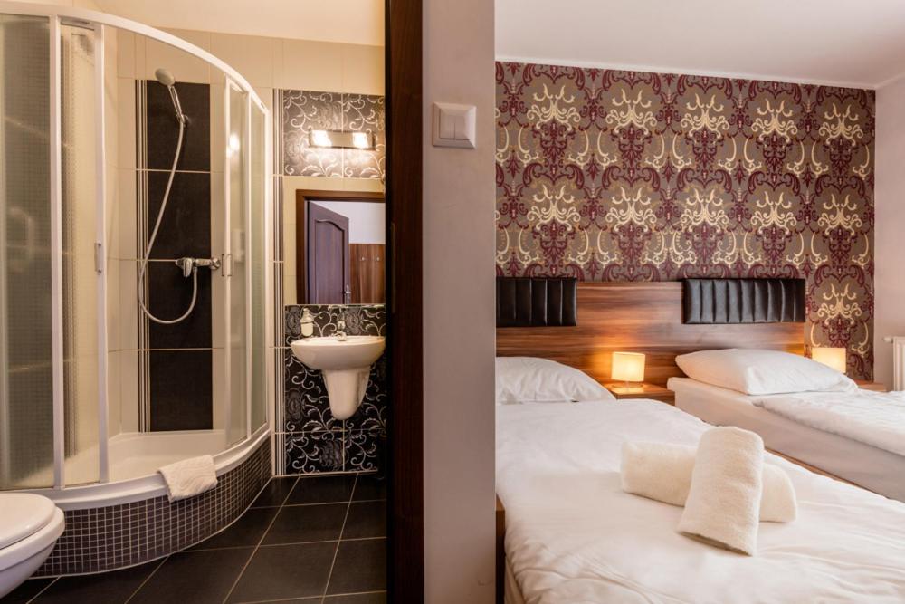 Deluxe Double Room with Balcony photo 1