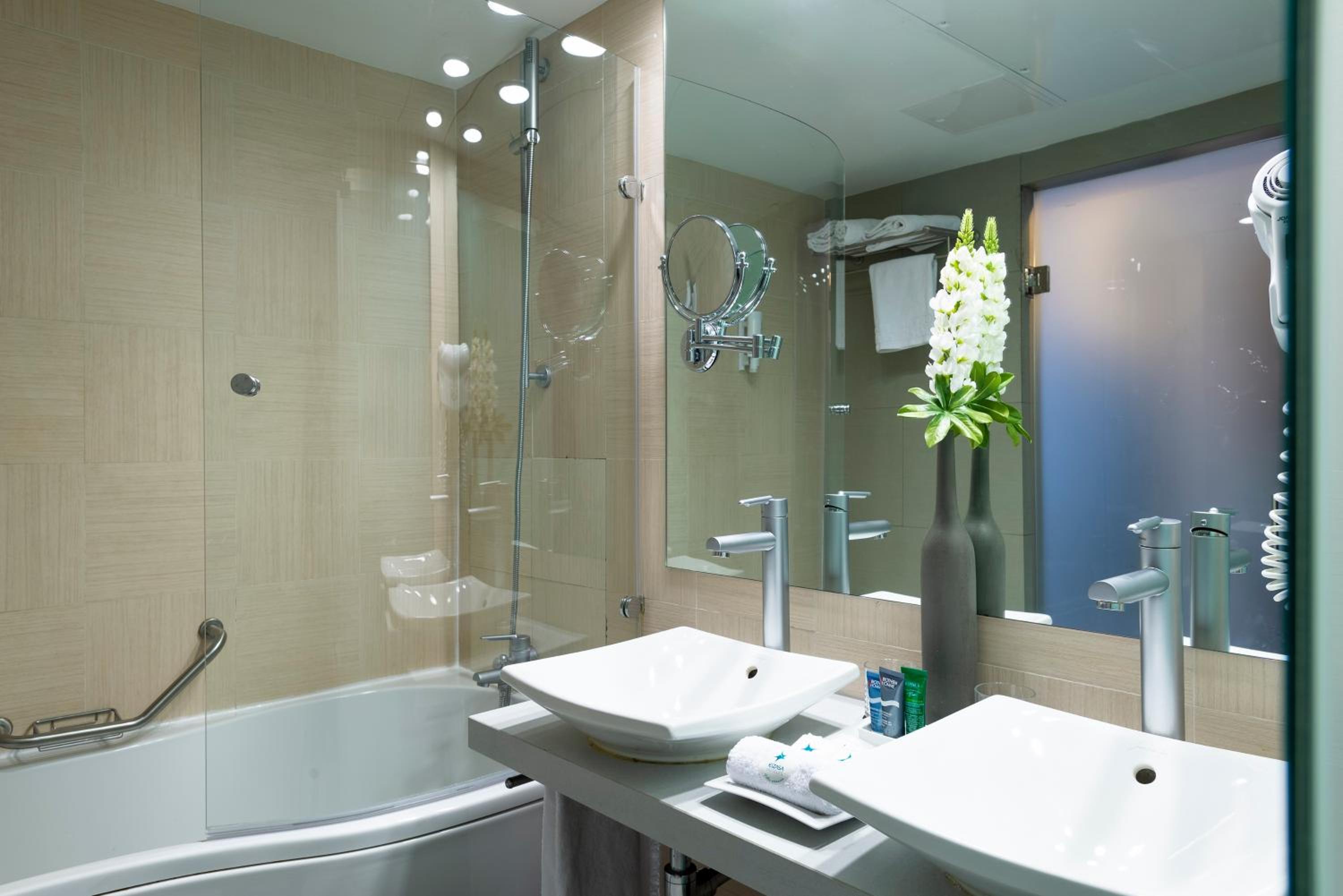 Double Room - Photo 3