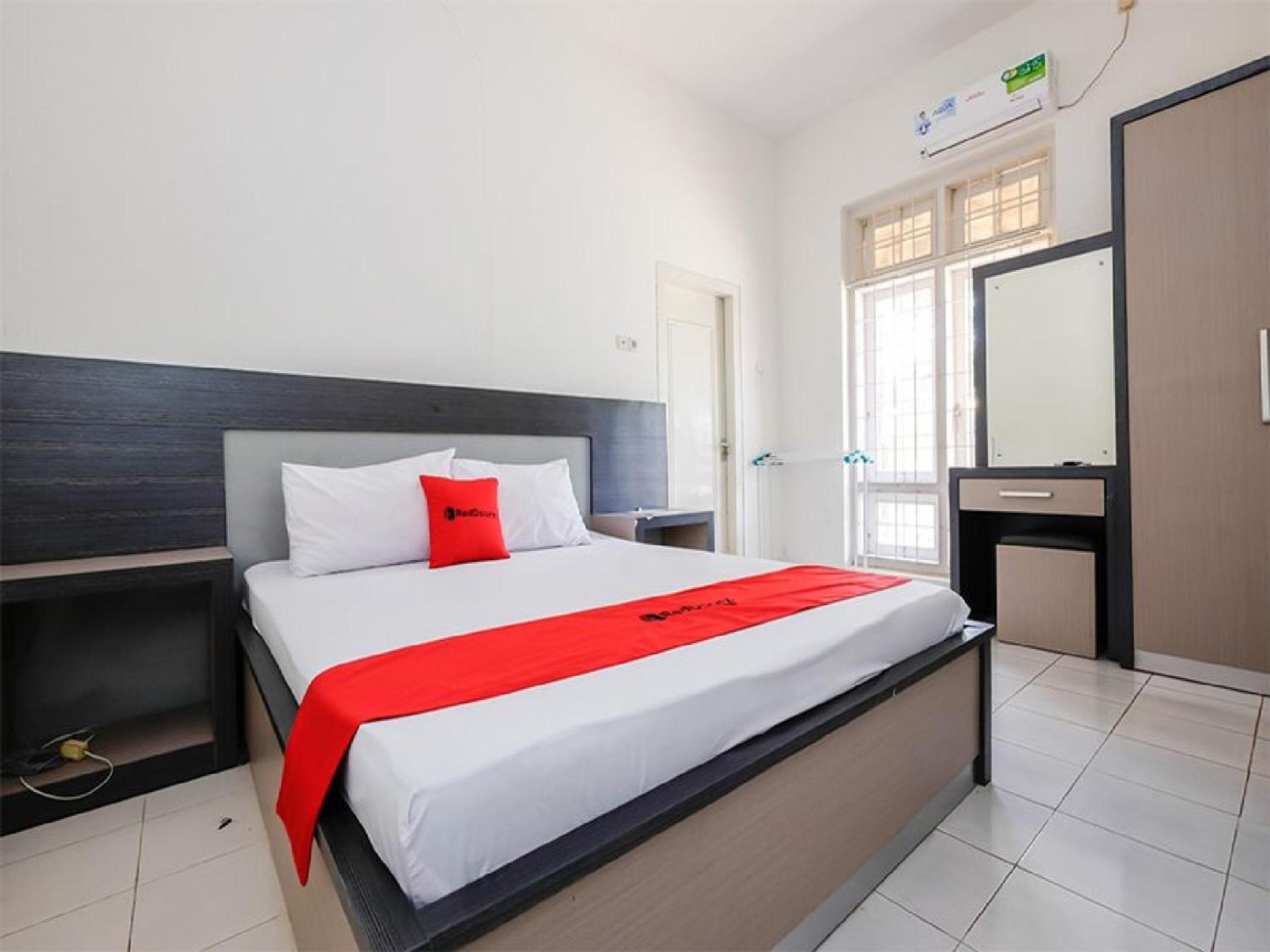Deluxe Room - Photo 3
